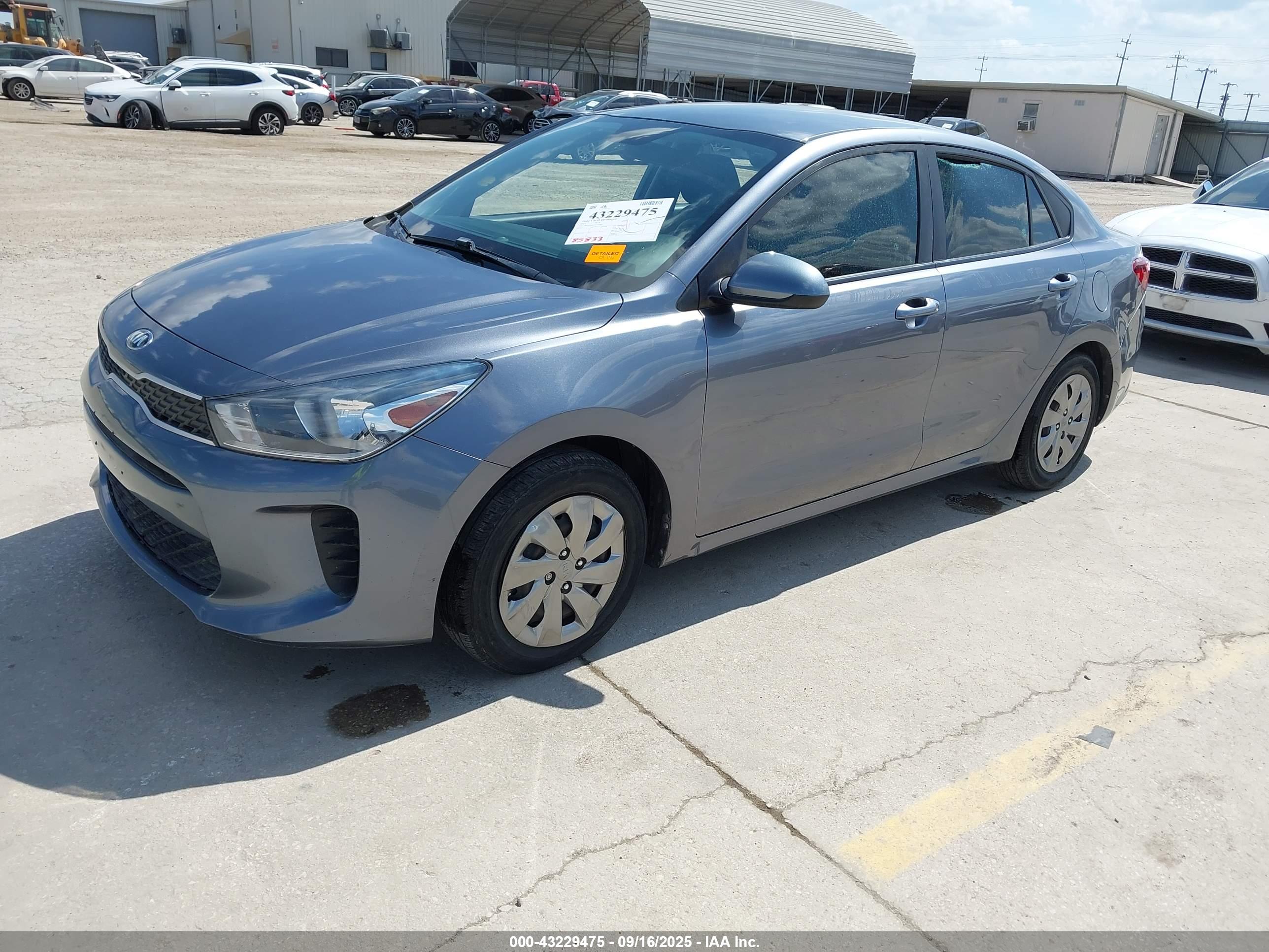 KIA RIO image 2