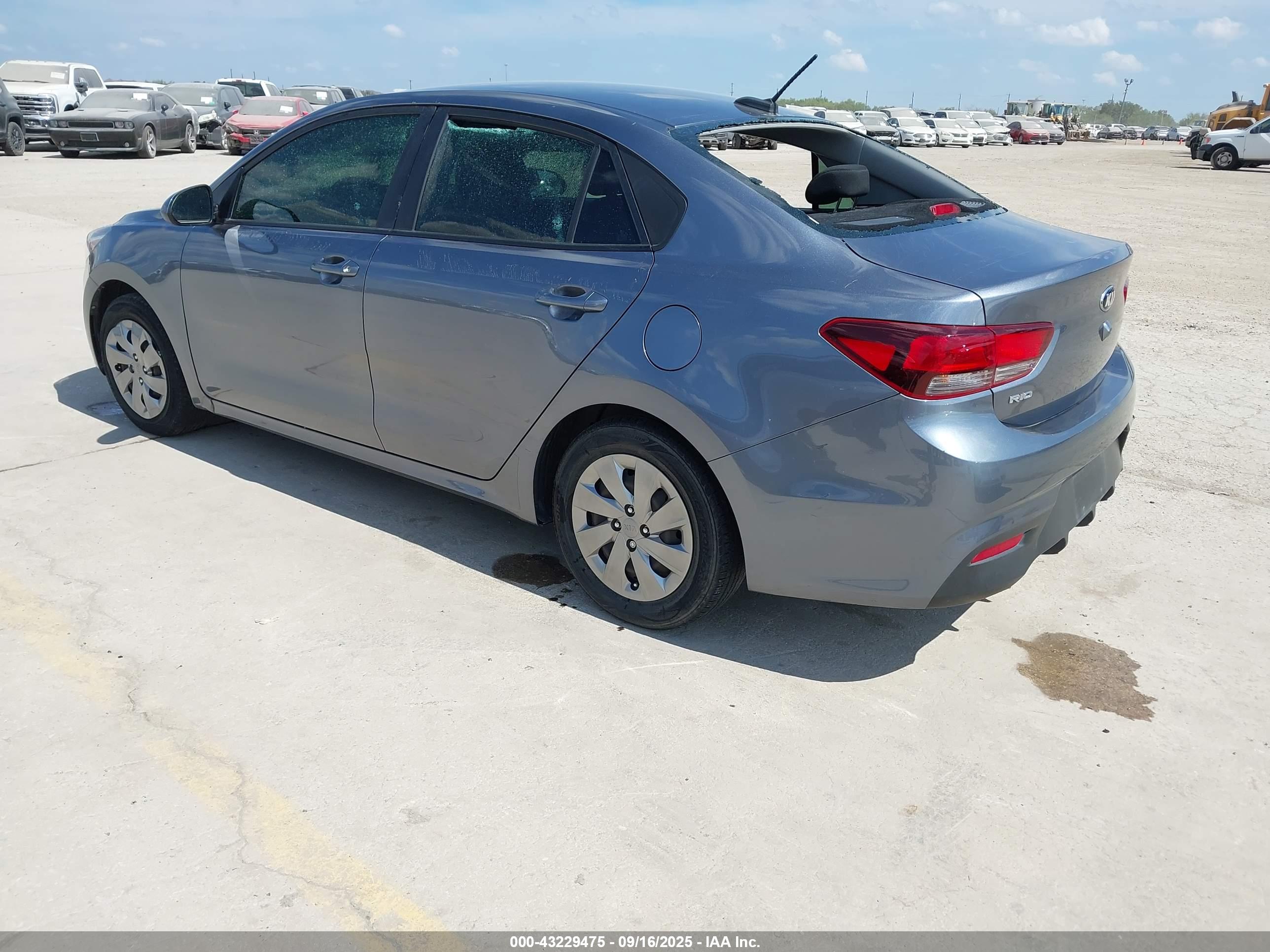 KIA RIO image 3