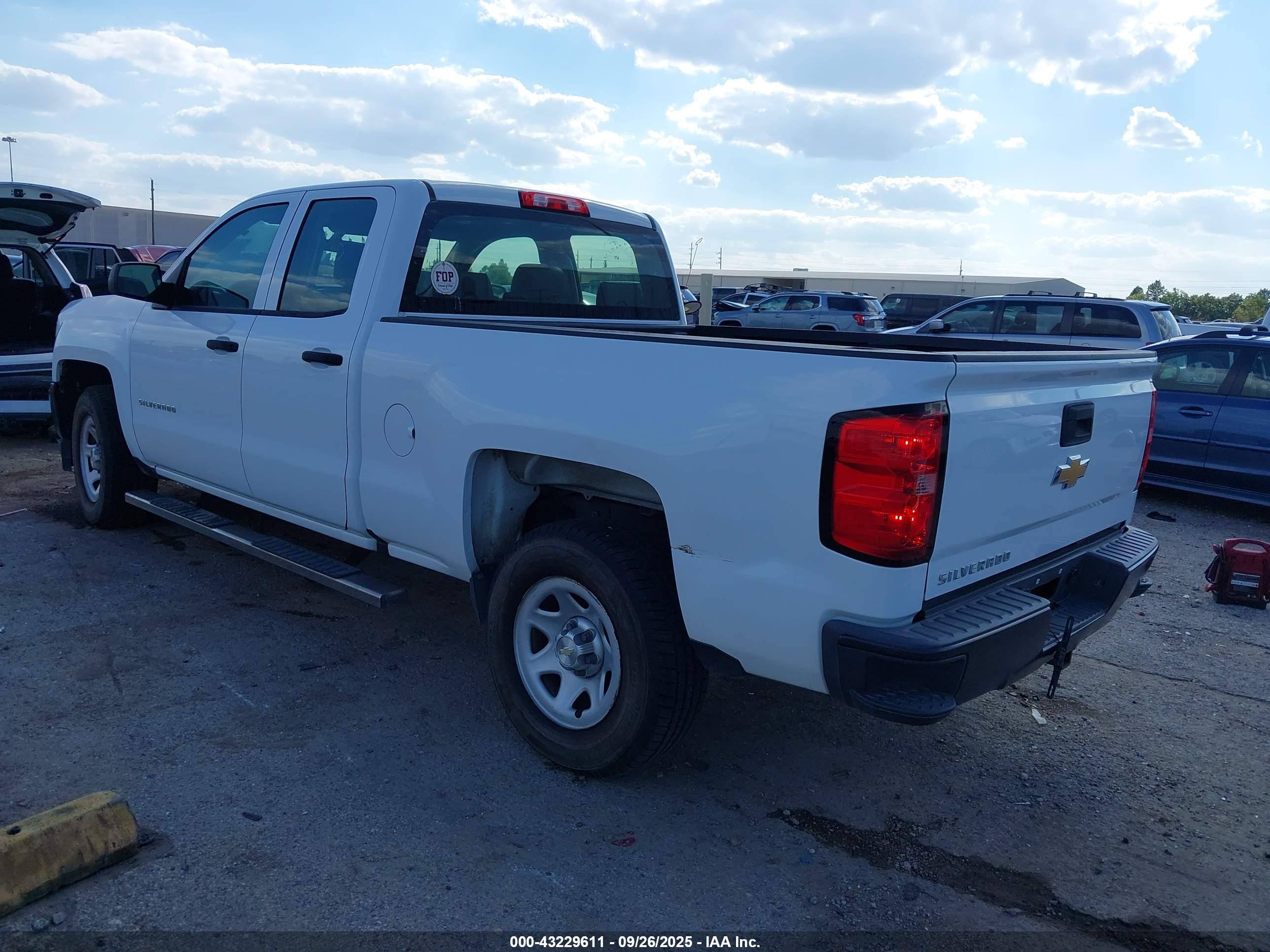 CHEVROLET SILVERADO image 3