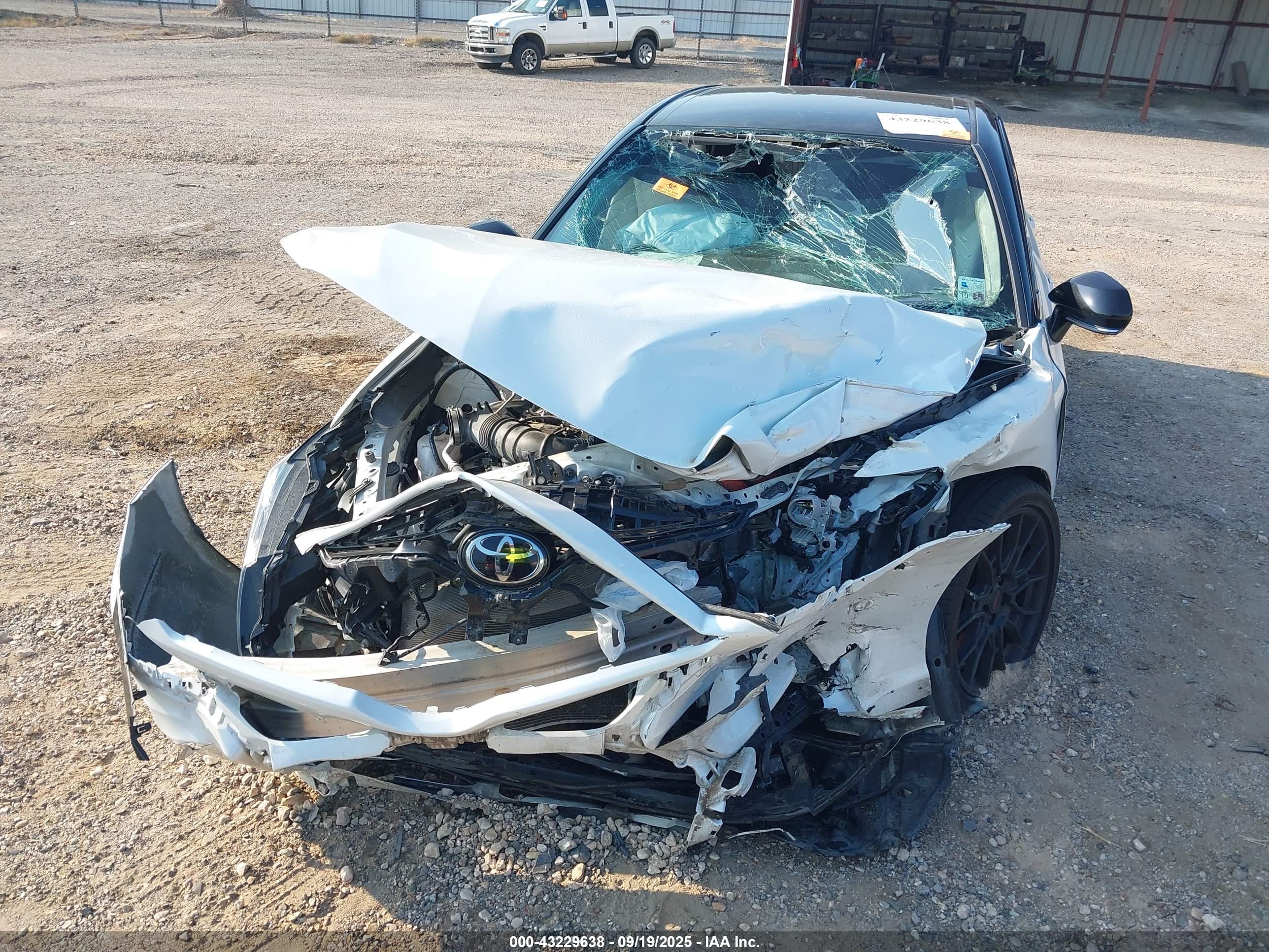 TOYOTA CAMRY image 6