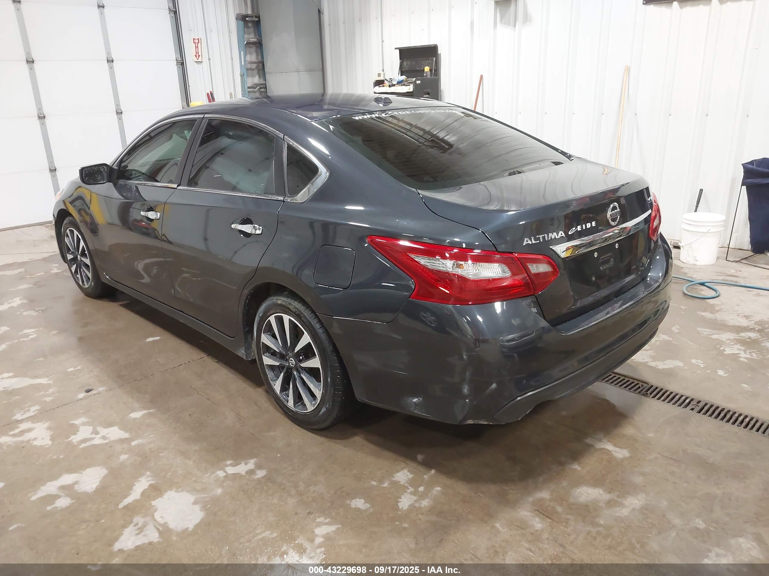 NISSAN ALTIMA image 3