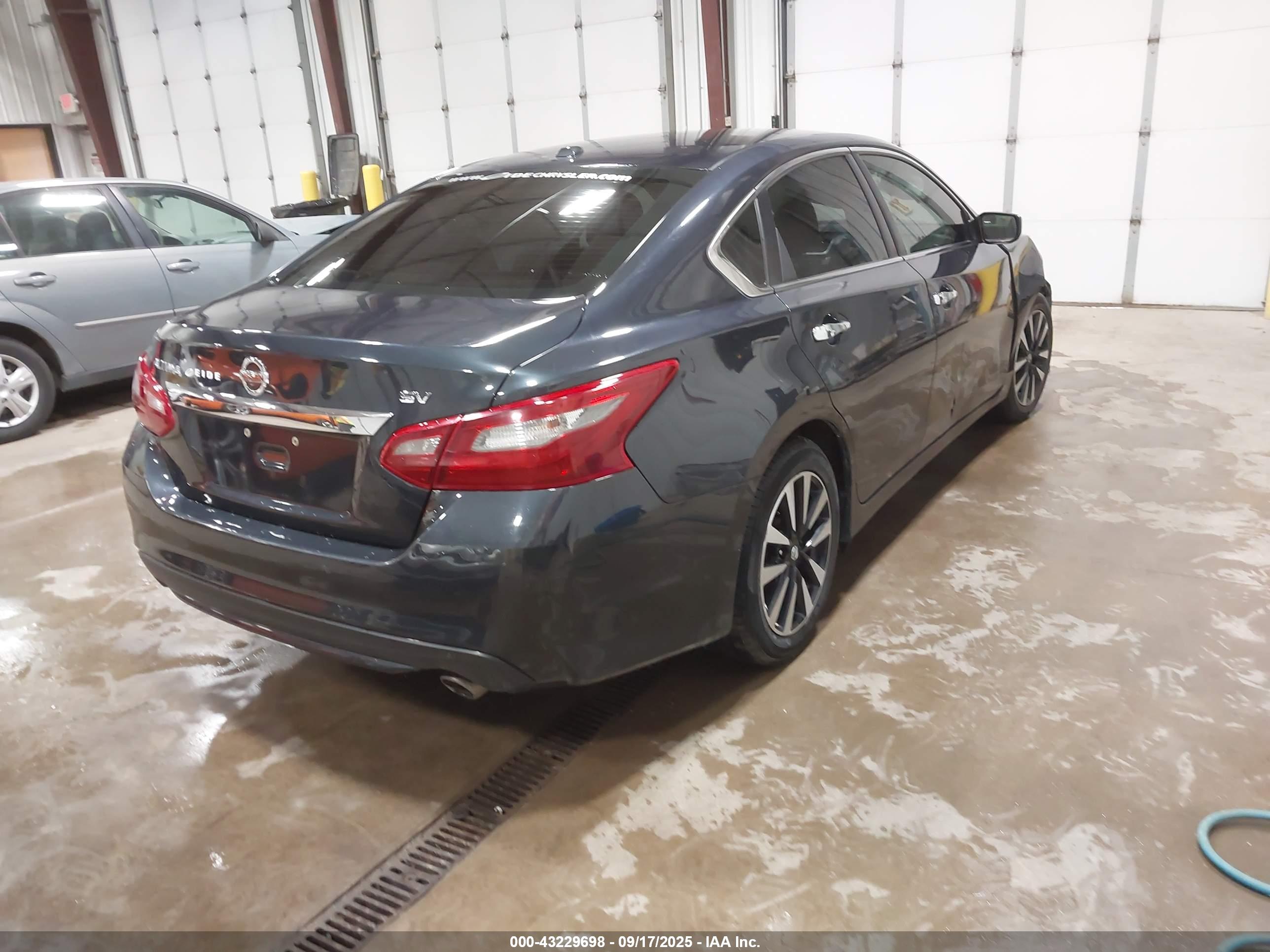 NISSAN ALTIMA image 4