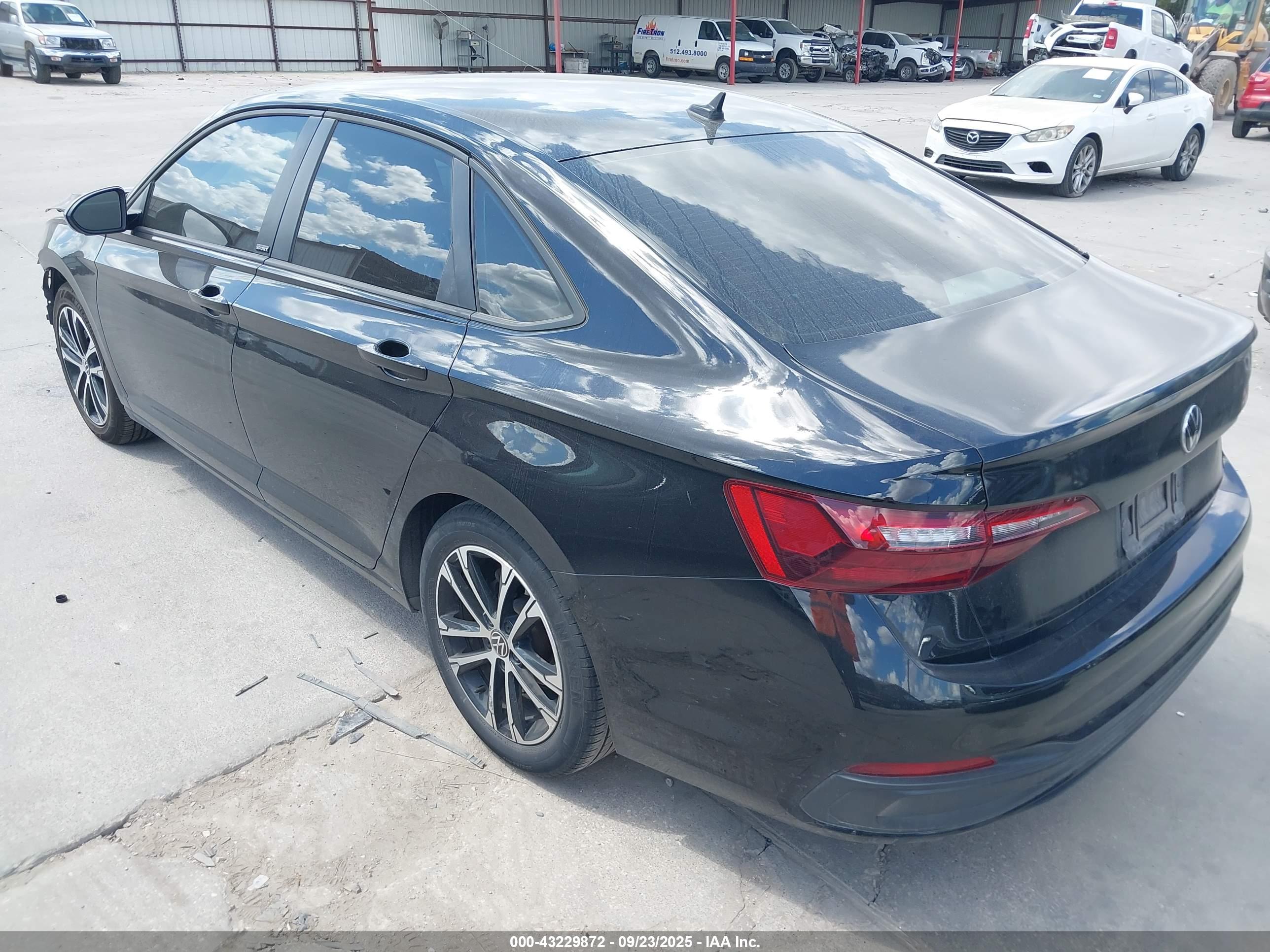 VOLKSWAGEN JETTA image 3
