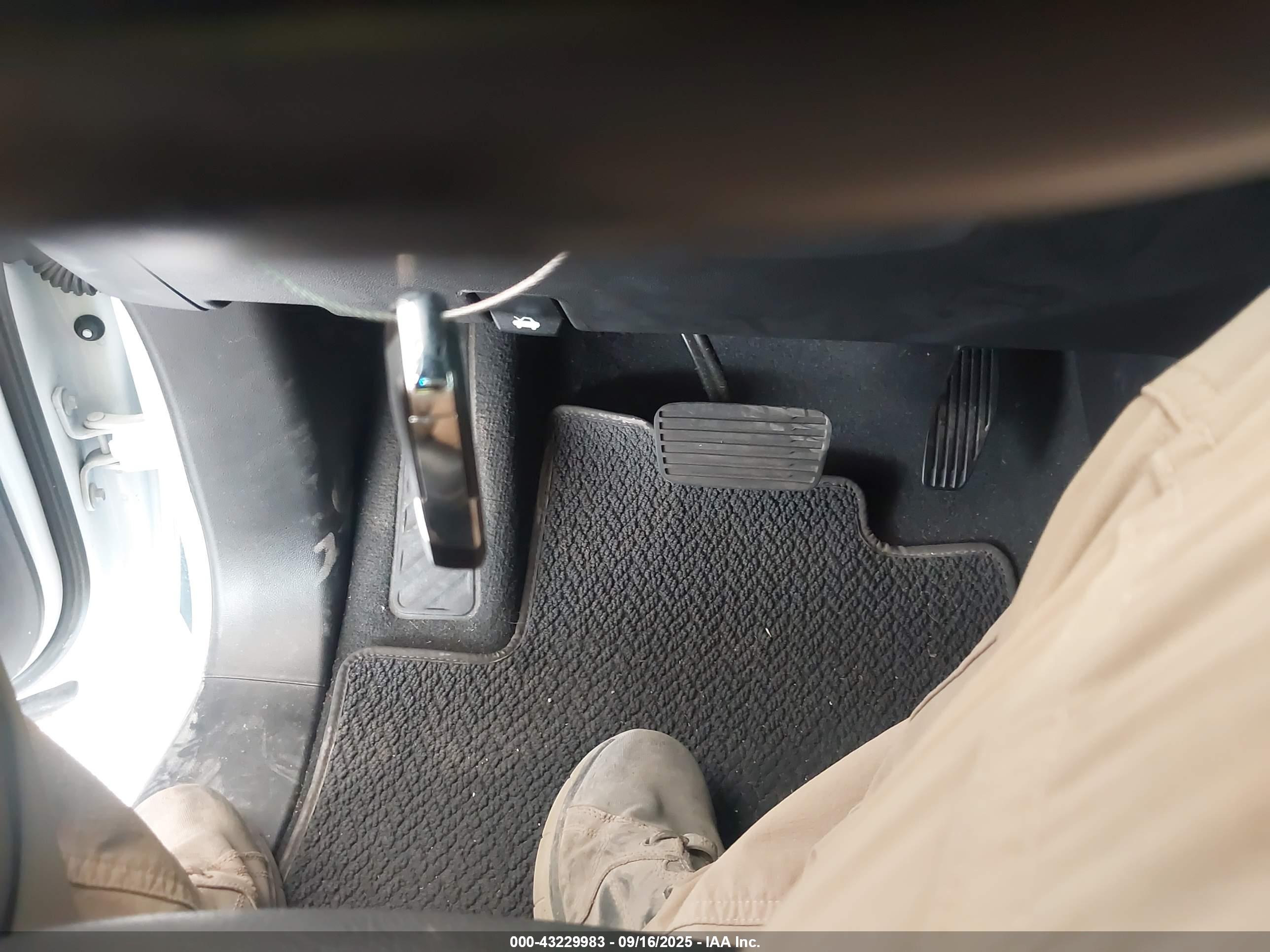 GMC SIERRA image 11