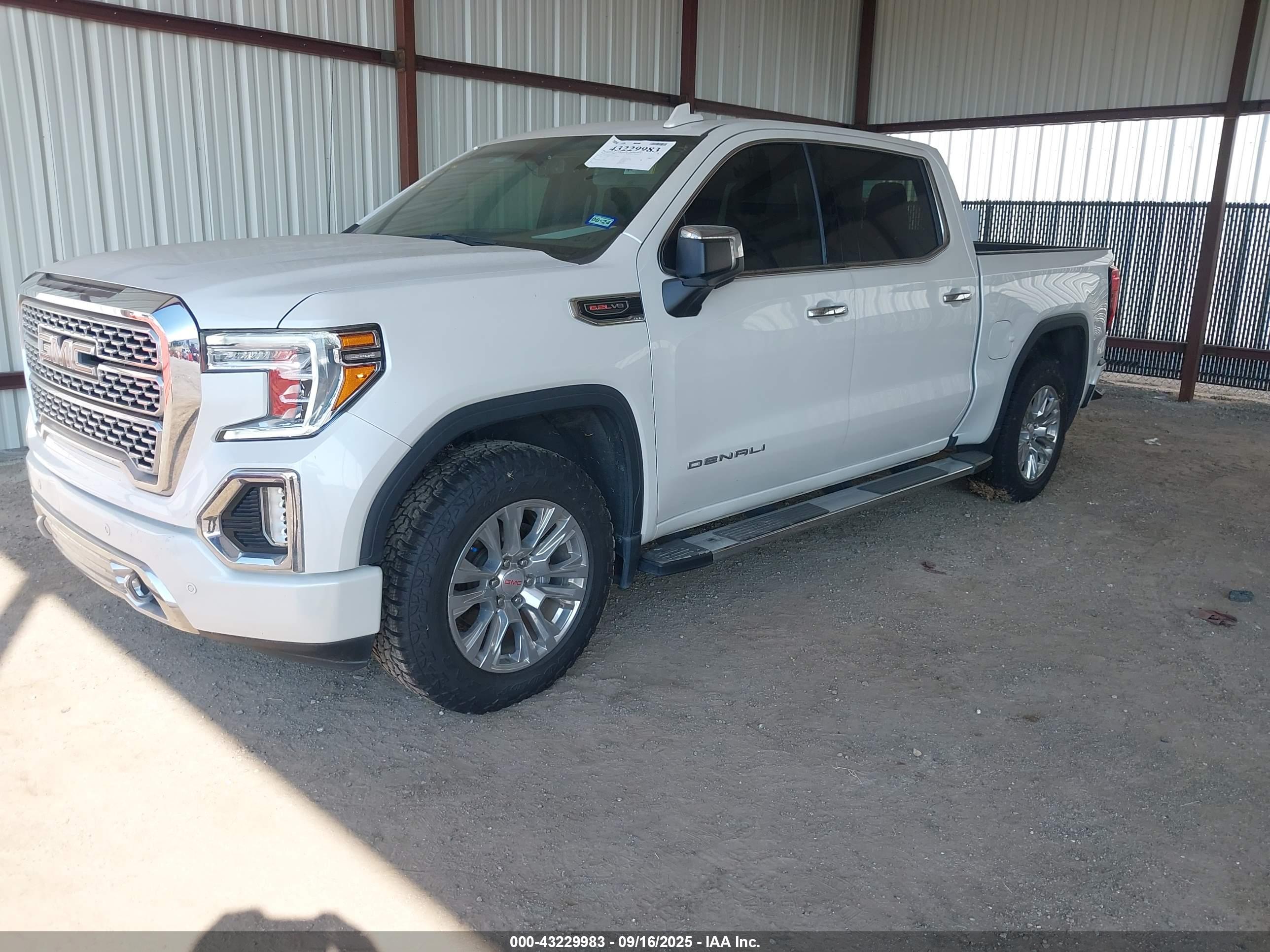 GMC SIERRA image 2