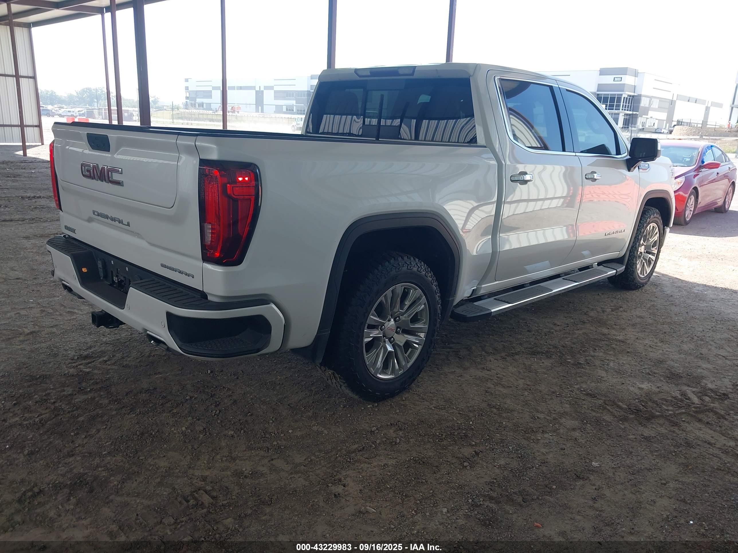 GMC SIERRA image 4