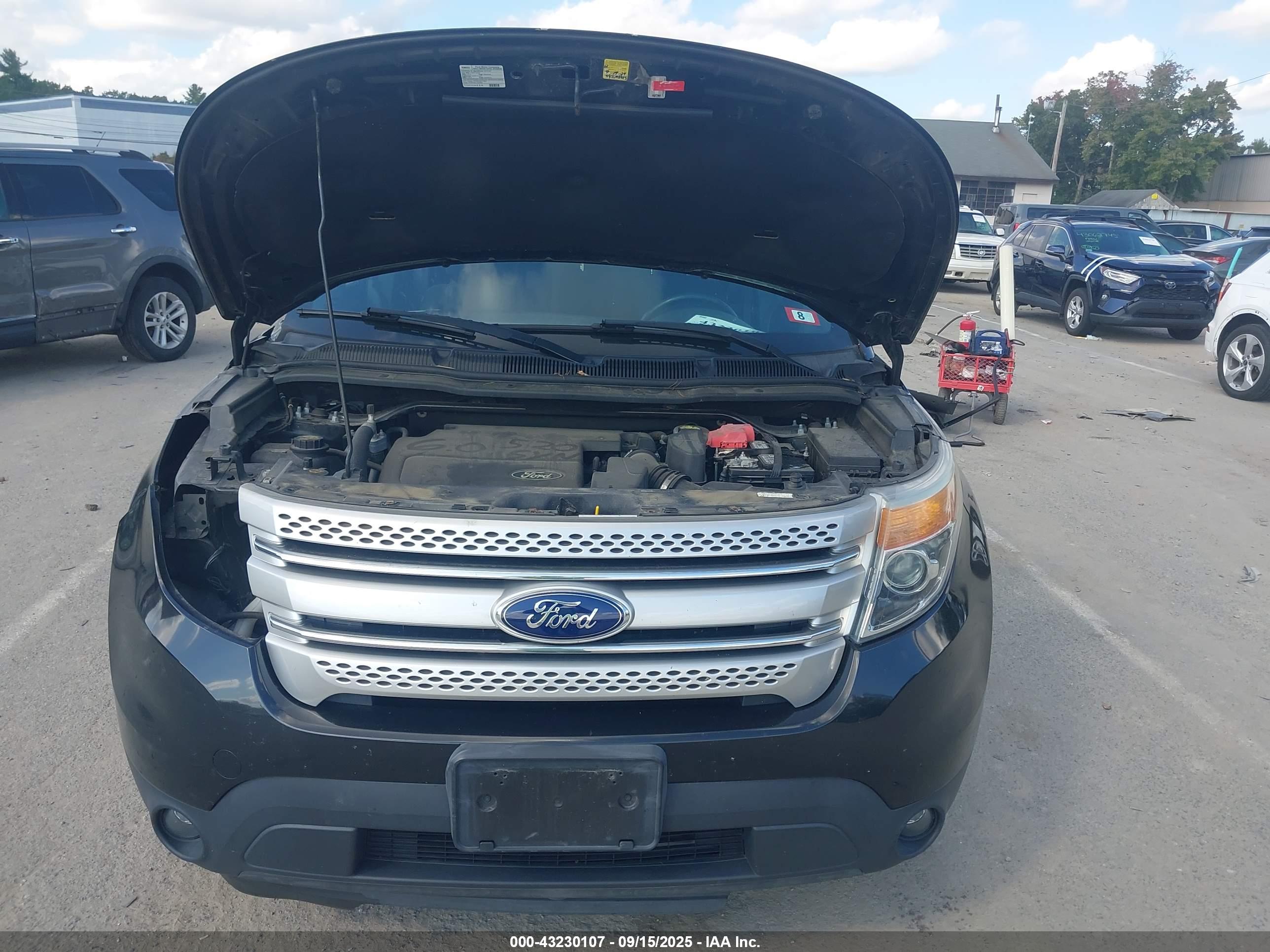 FORD EXPLORER image 10