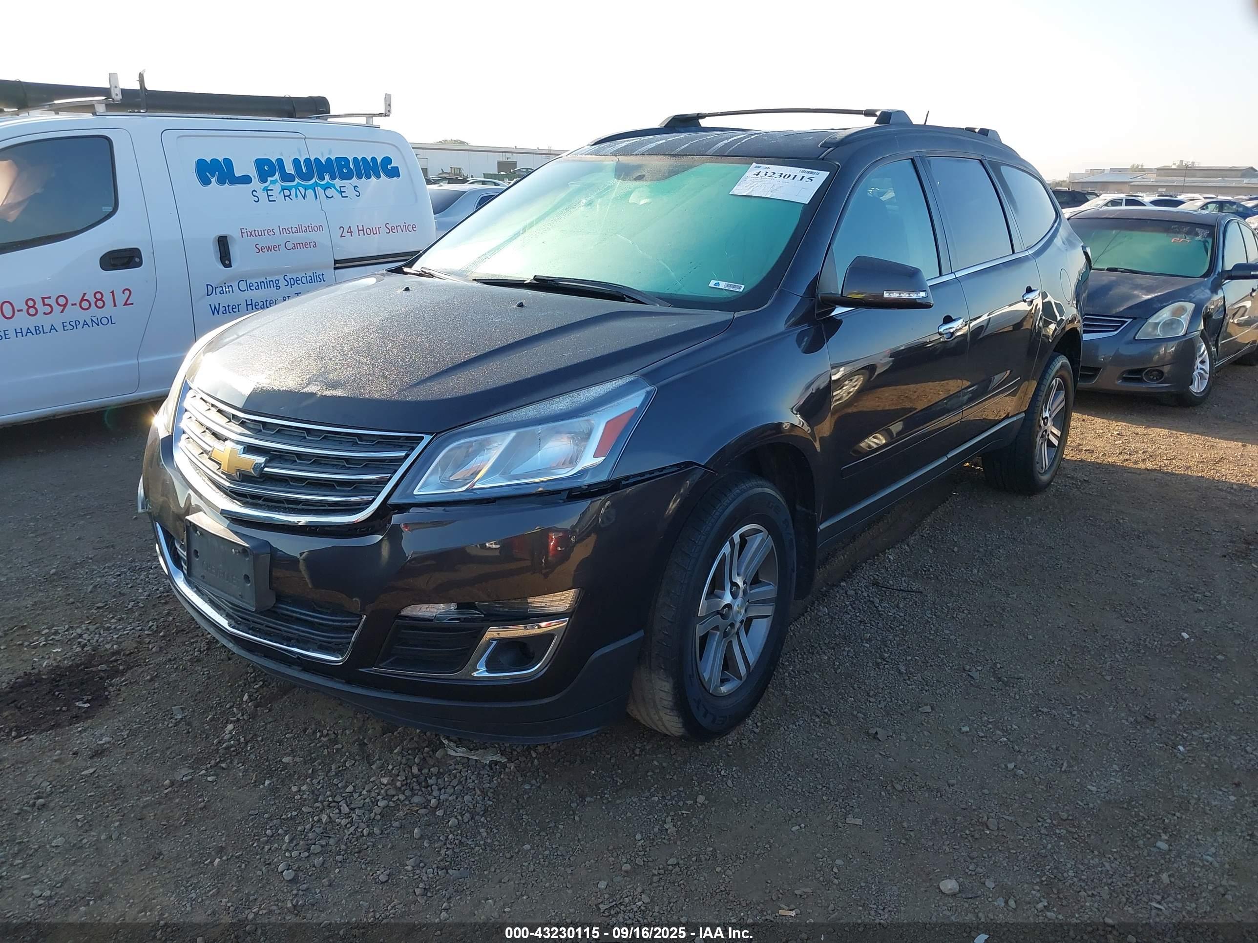 CHEVROLET TRAVERSE image 2