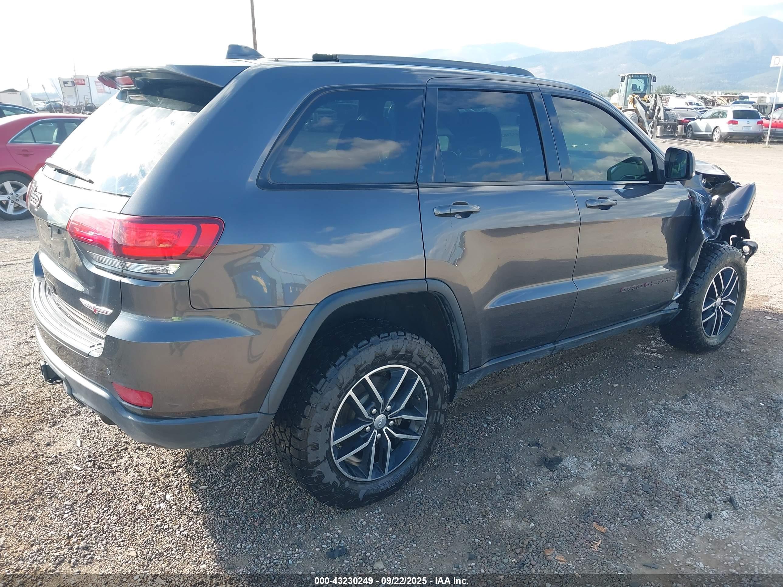 JEEP GRAND image 4