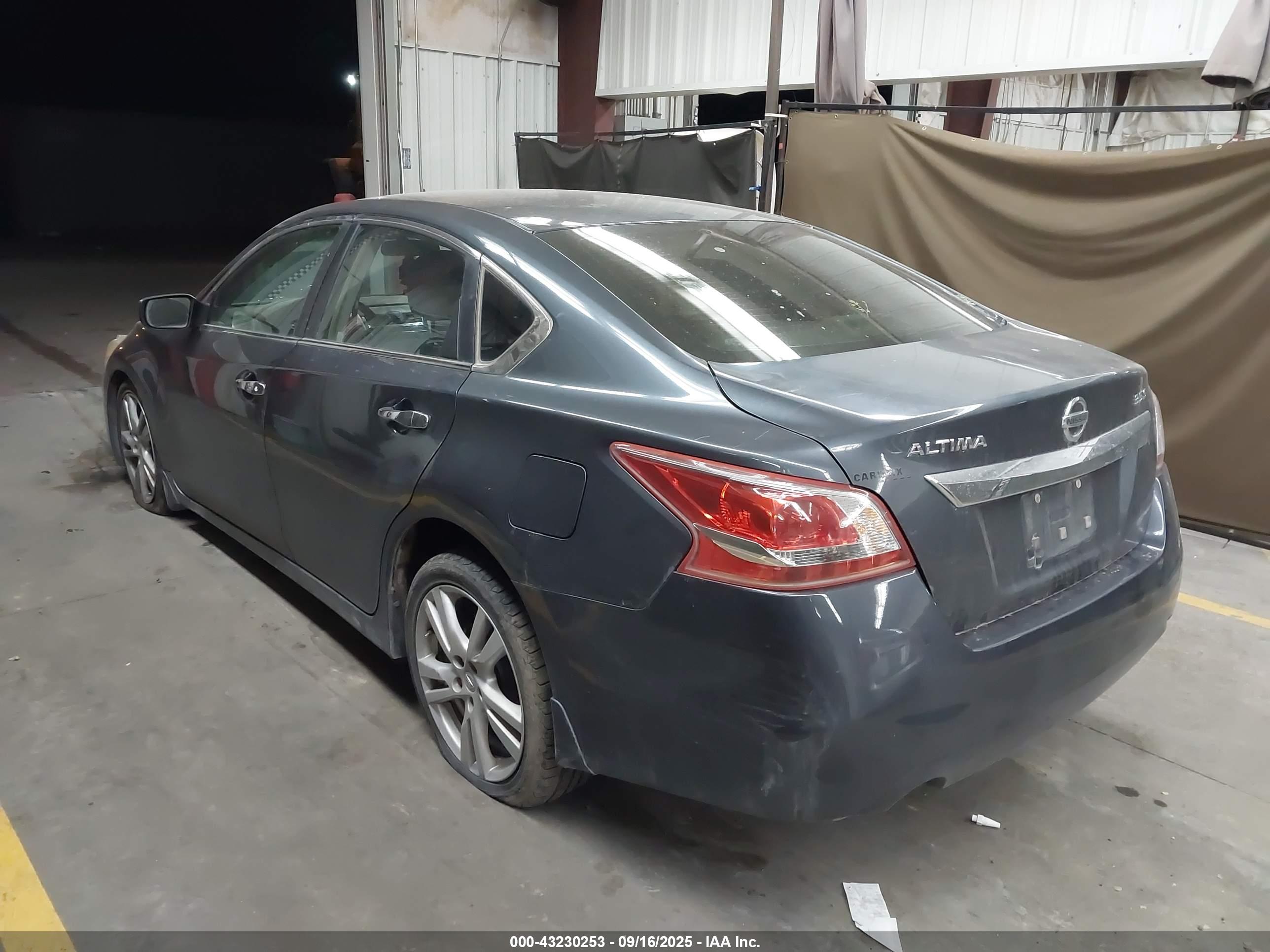 NISSAN ALTIMA image 3