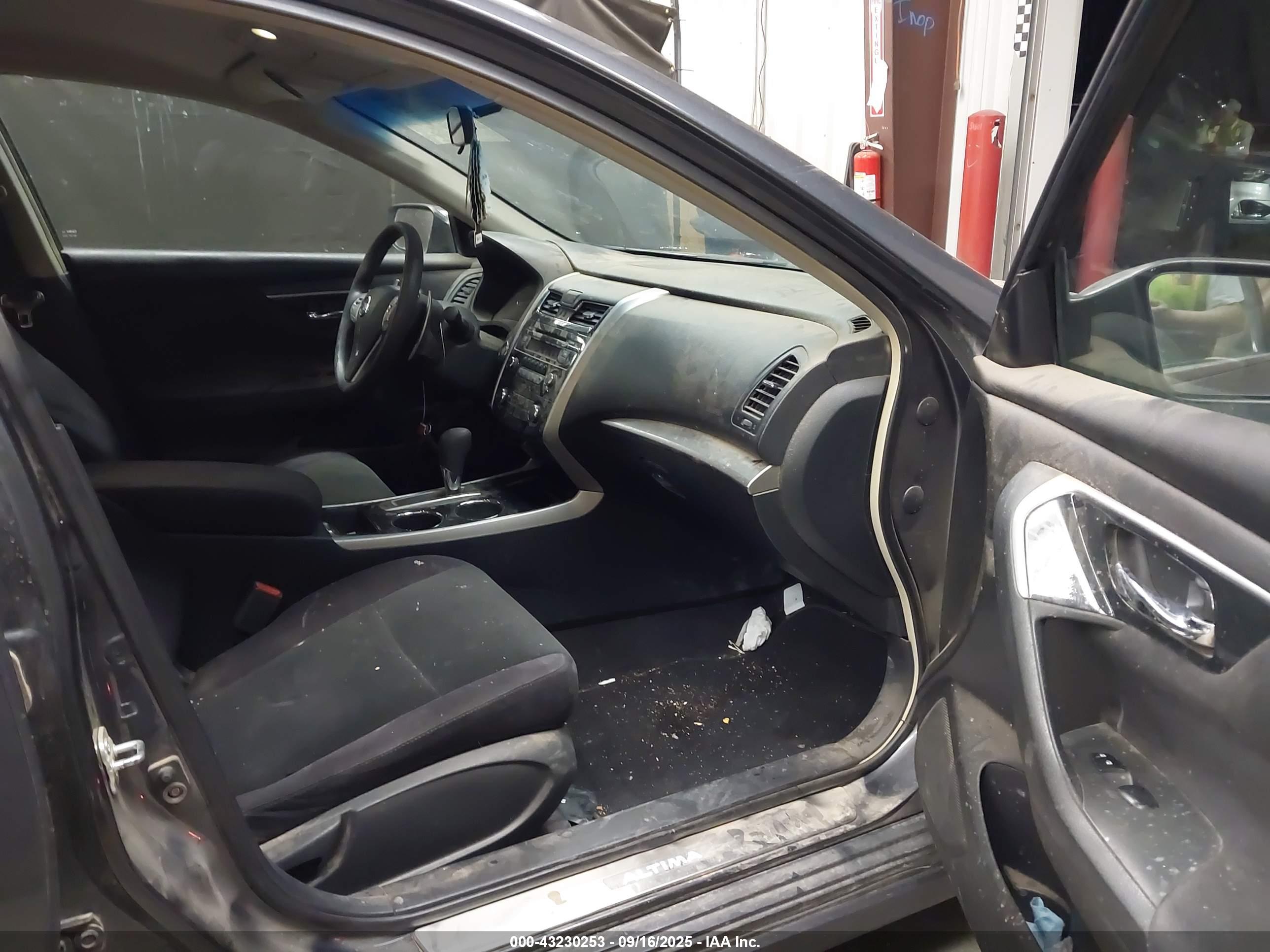 NISSAN ALTIMA image 5