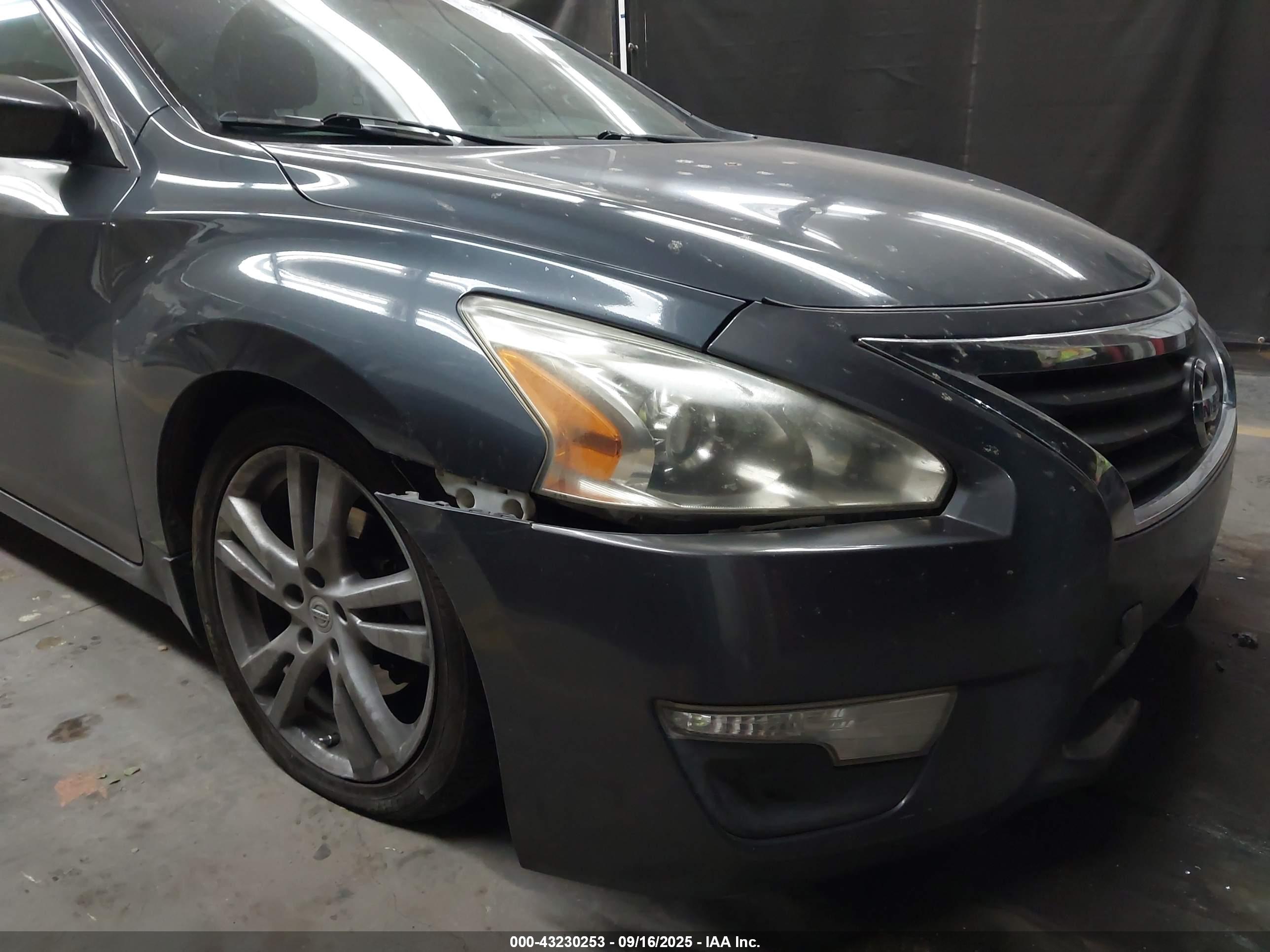 NISSAN ALTIMA image 6