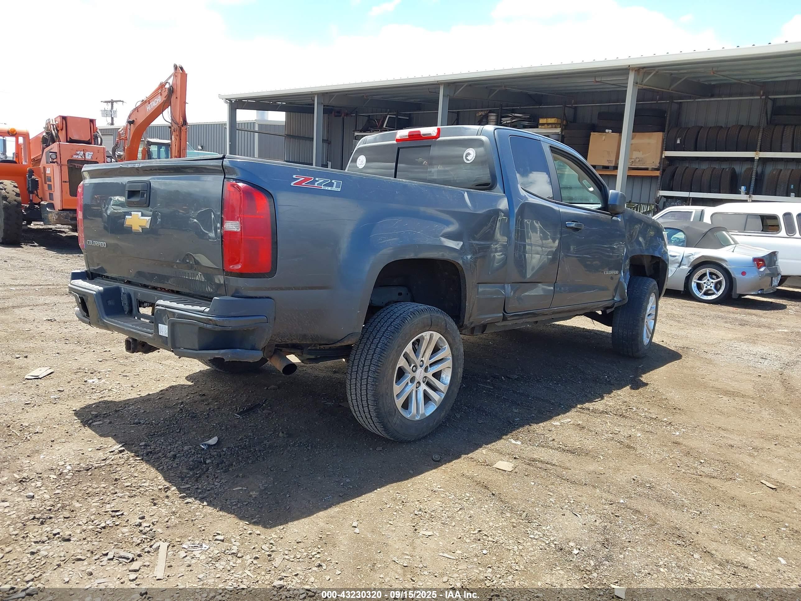 CHEVROLET COLORADO image 4