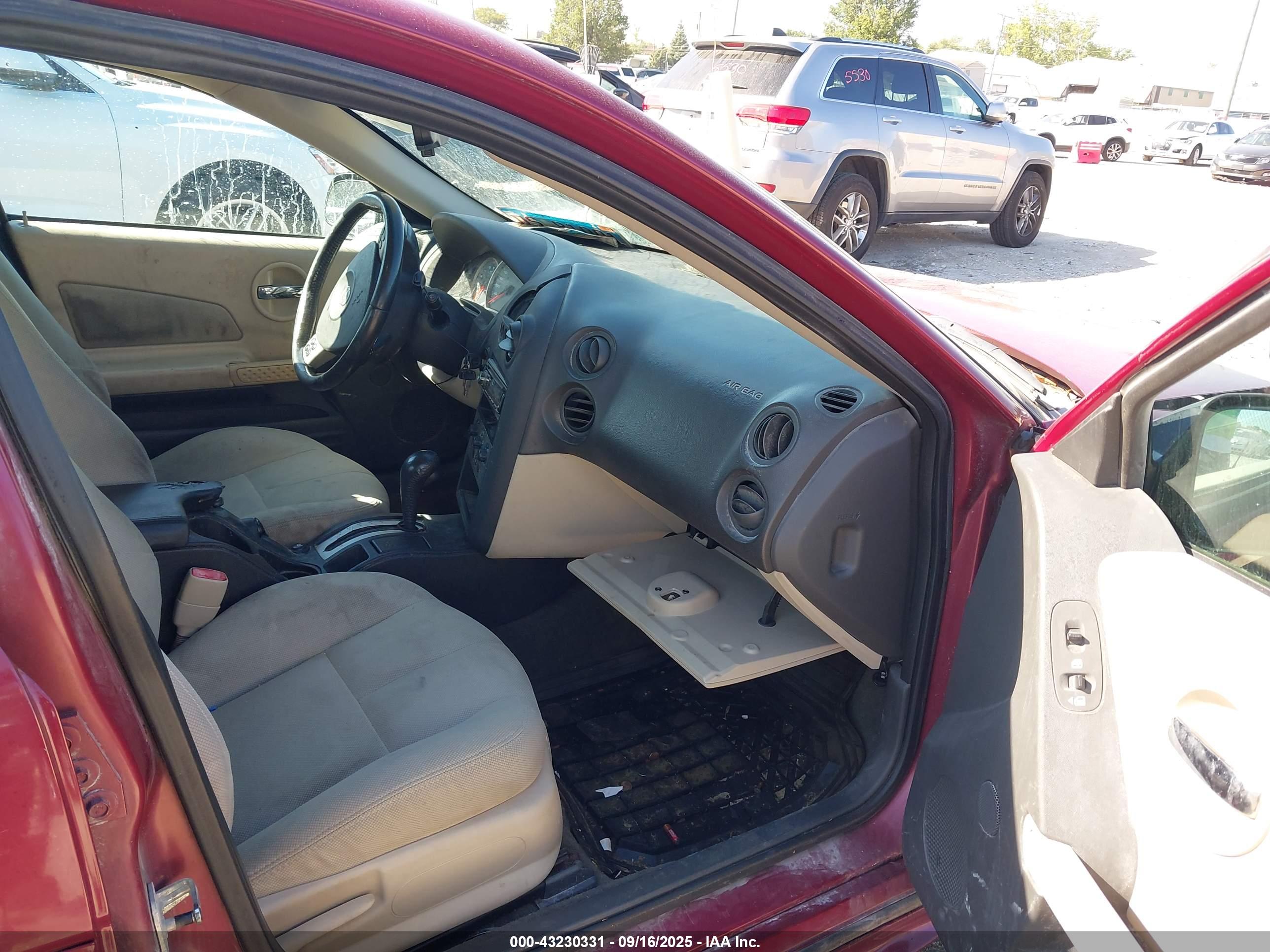 PONTIAC GRAND image 5