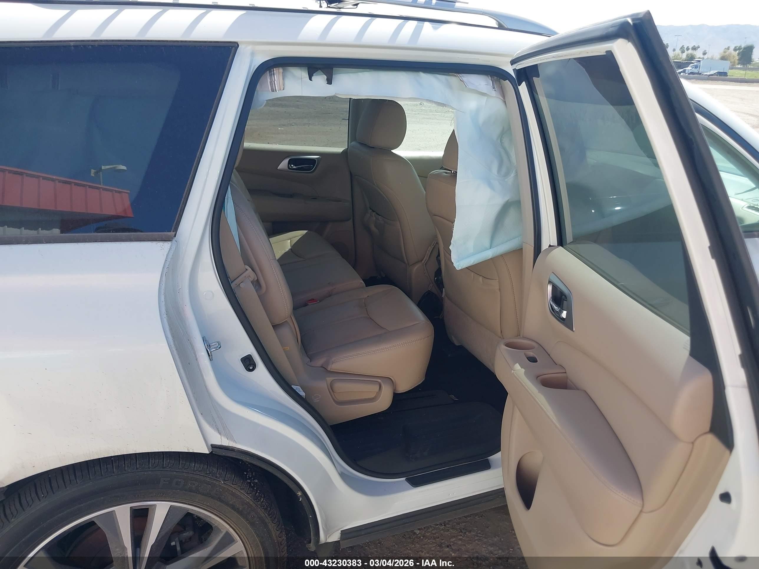 NISSAN PATHFINDER image 8