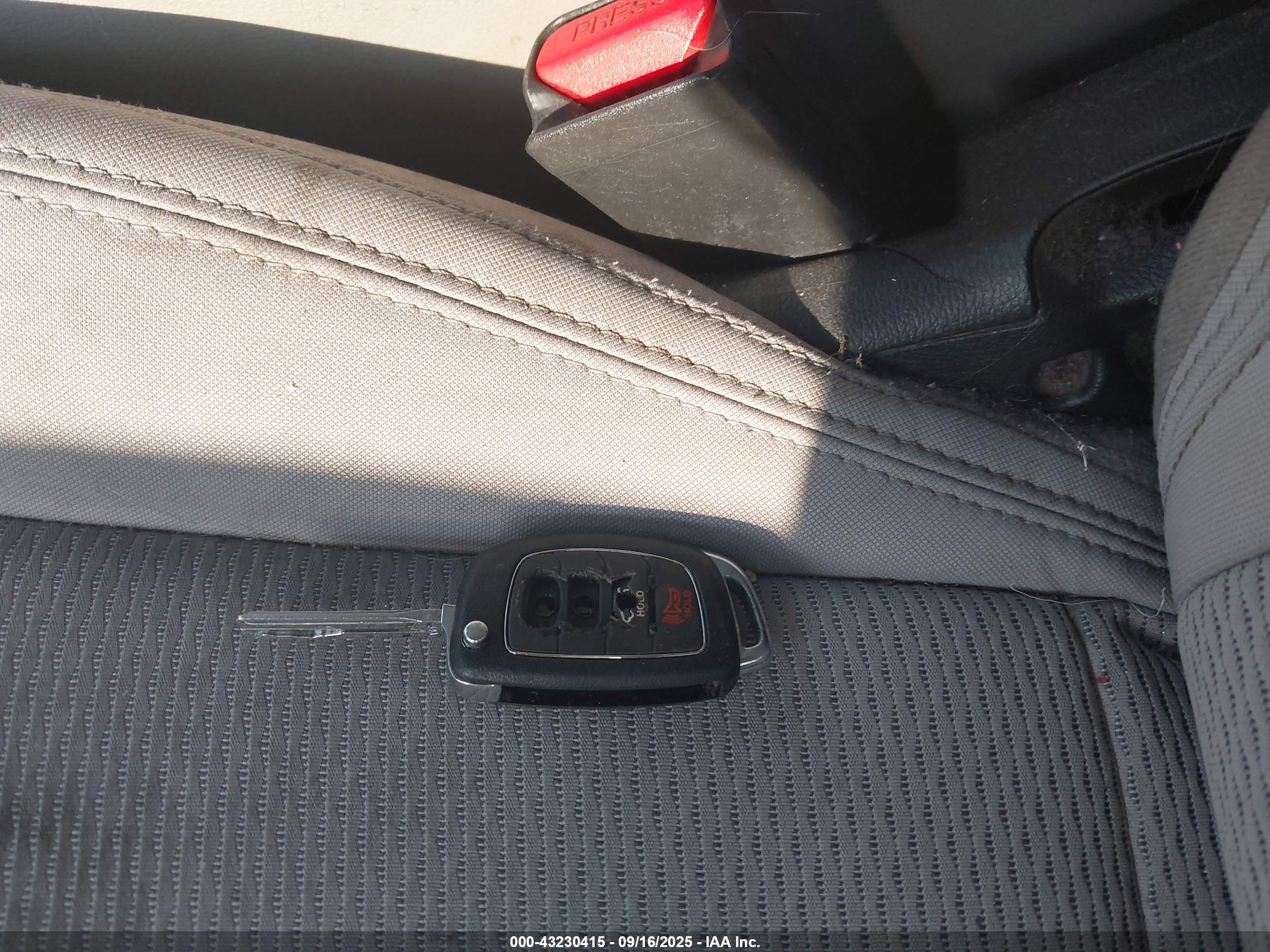 HYUNDAI SONATA image 11