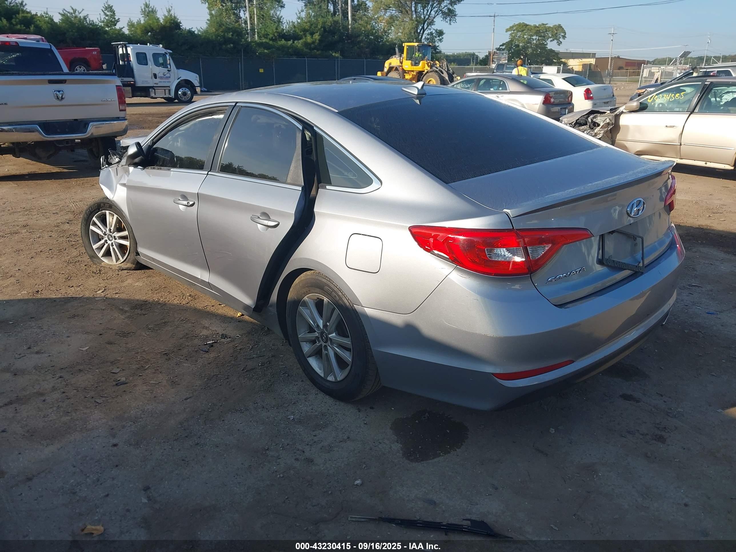 HYUNDAI SONATA image 3