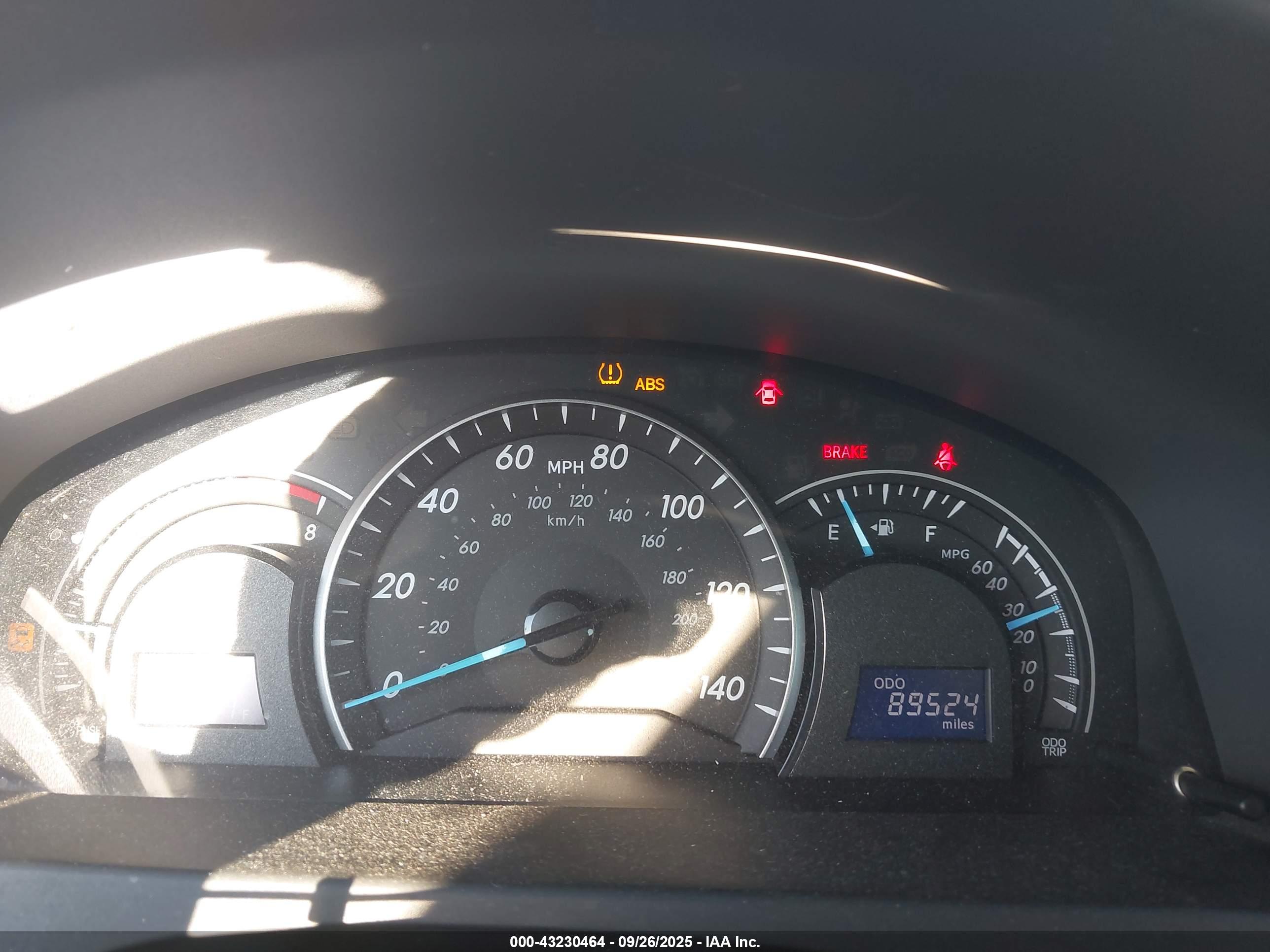 TOYOTA CAMRY image 7