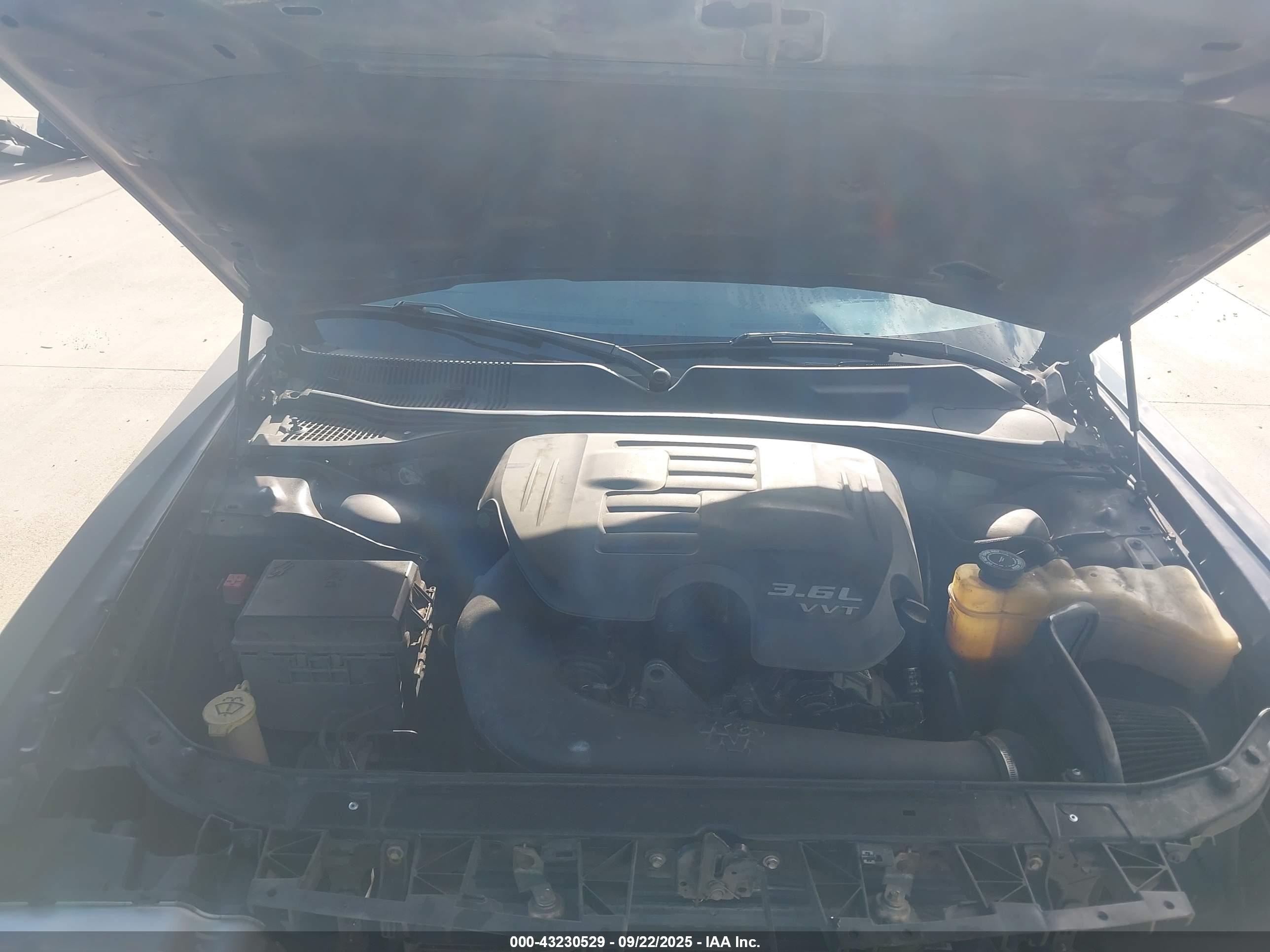 DODGE CHALLENGER image 10
