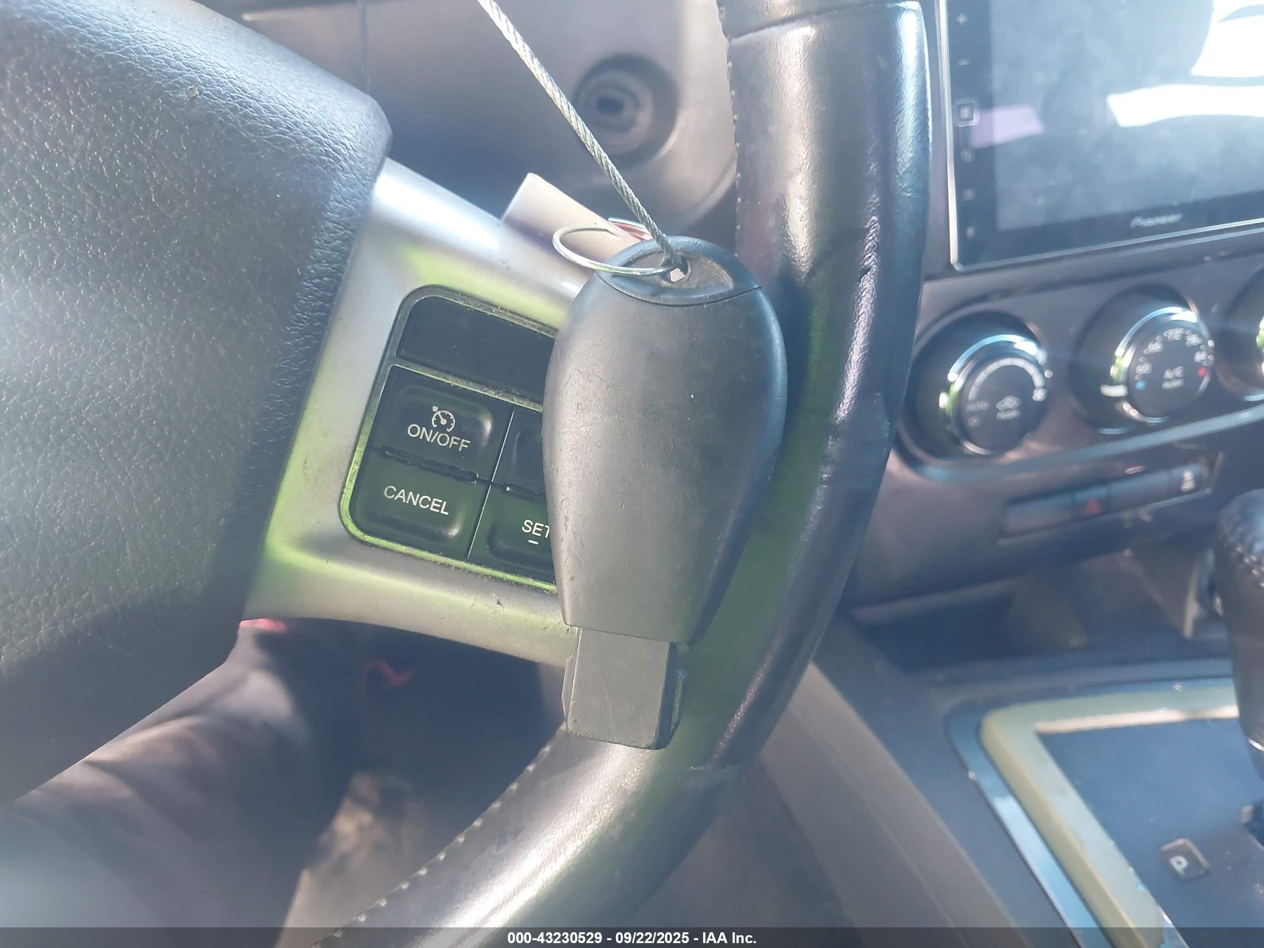 DODGE CHALLENGER image 11