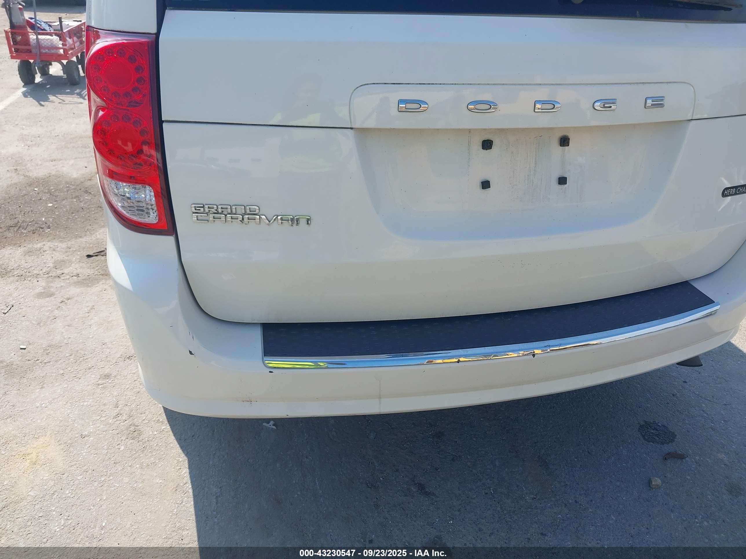 DODGE GRAND image 6