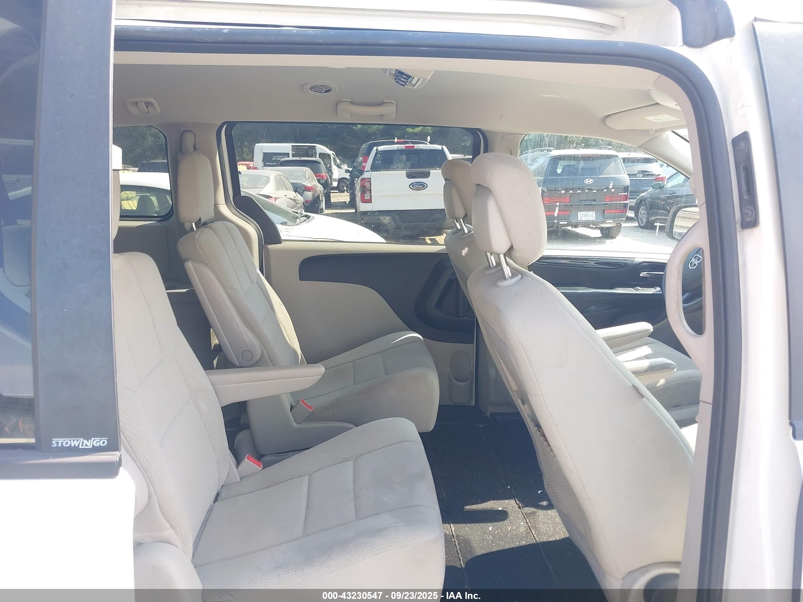 DODGE GRAND image 8