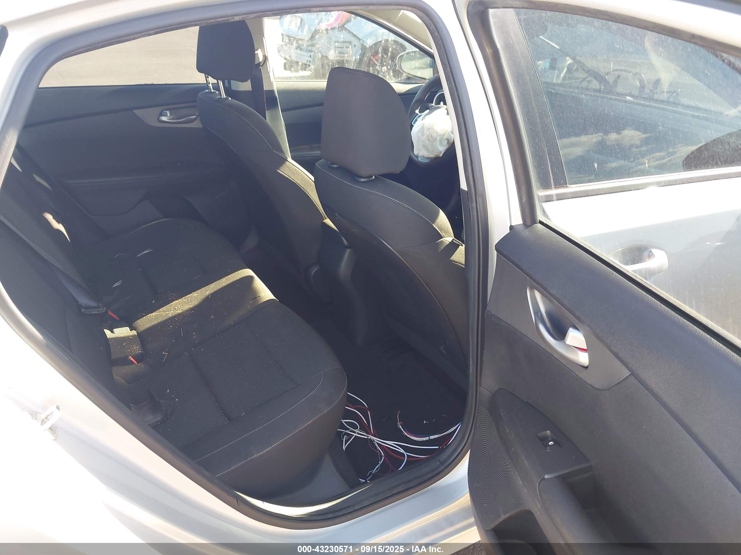KIA FORTE image 8
