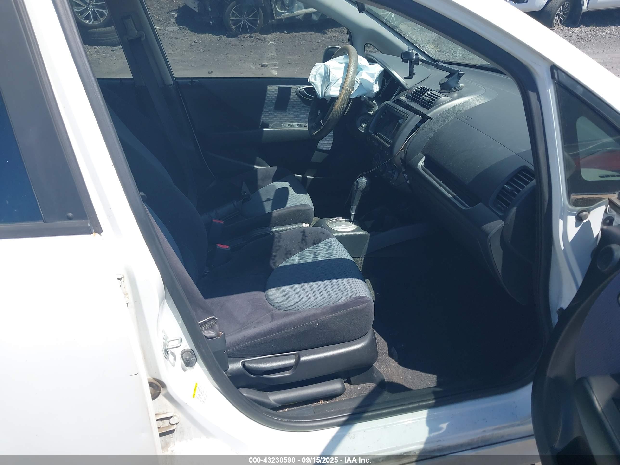 HONDA FIT image 5