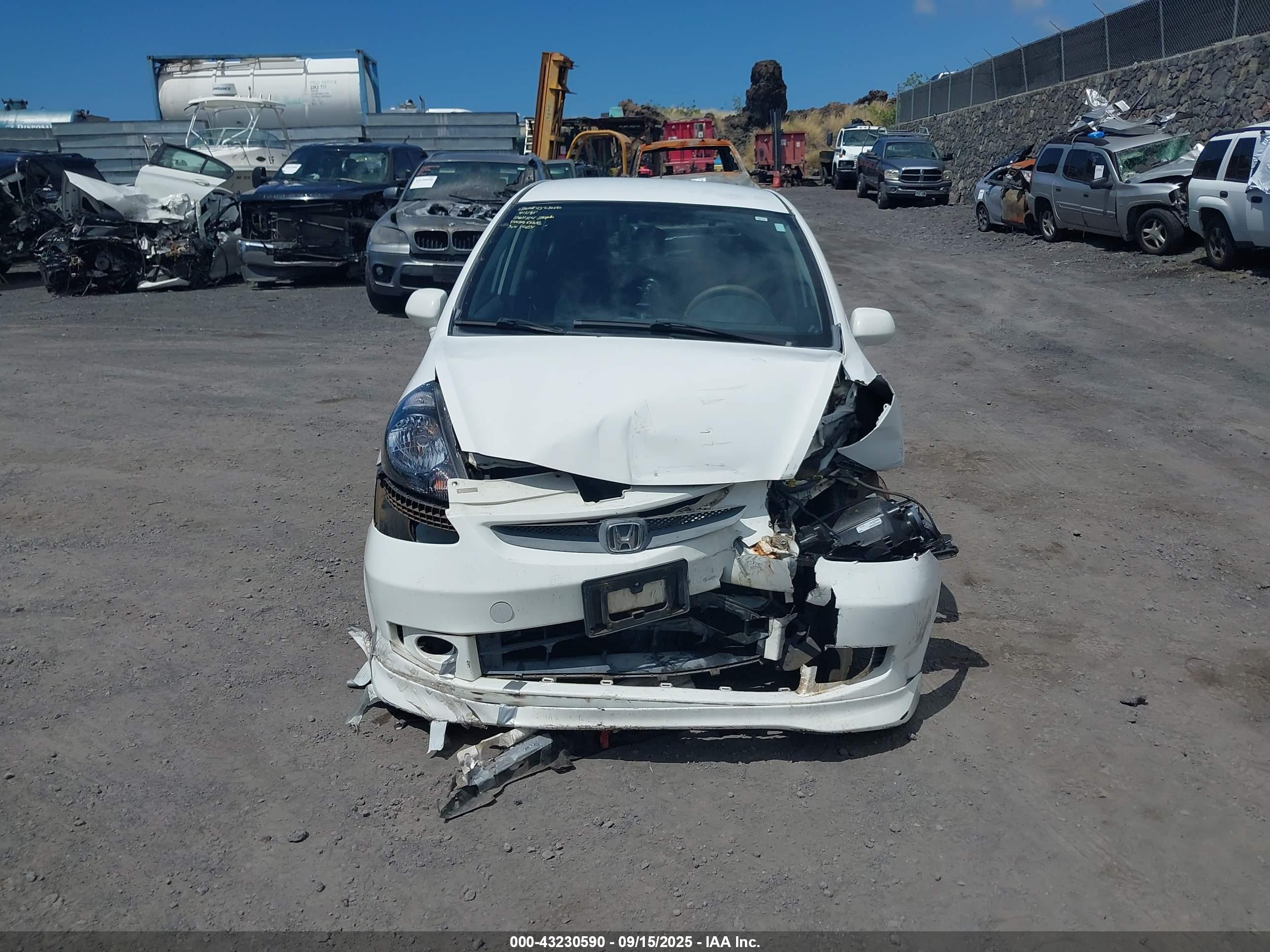 HONDA FIT image 6