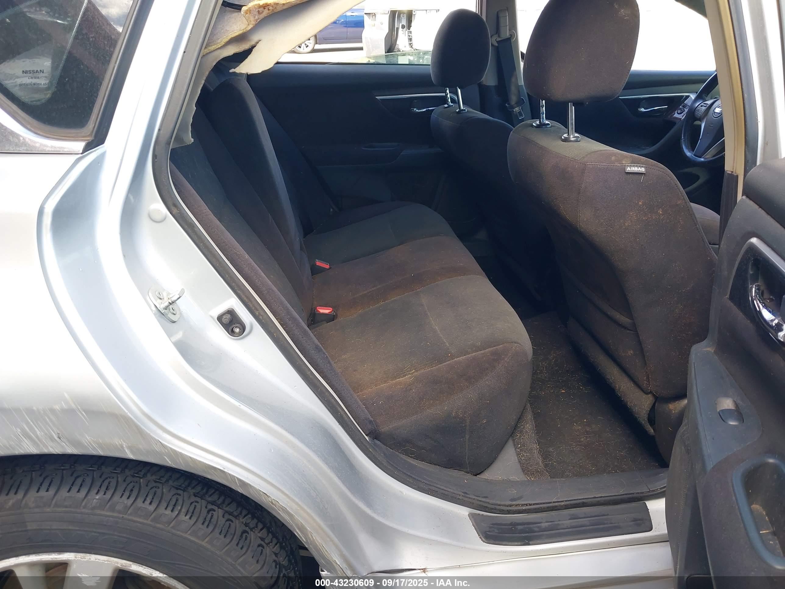 NISSAN ALTIMA image 8