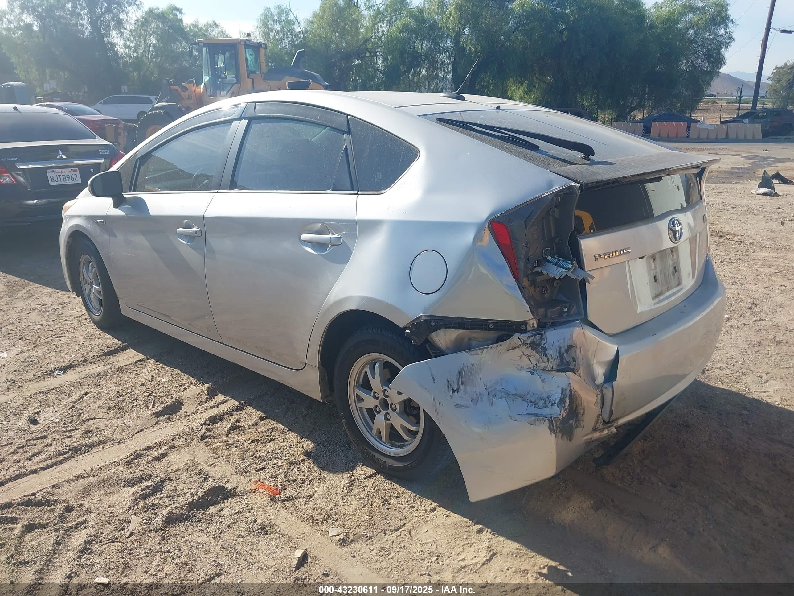 TOYOTA PRIUS image 3