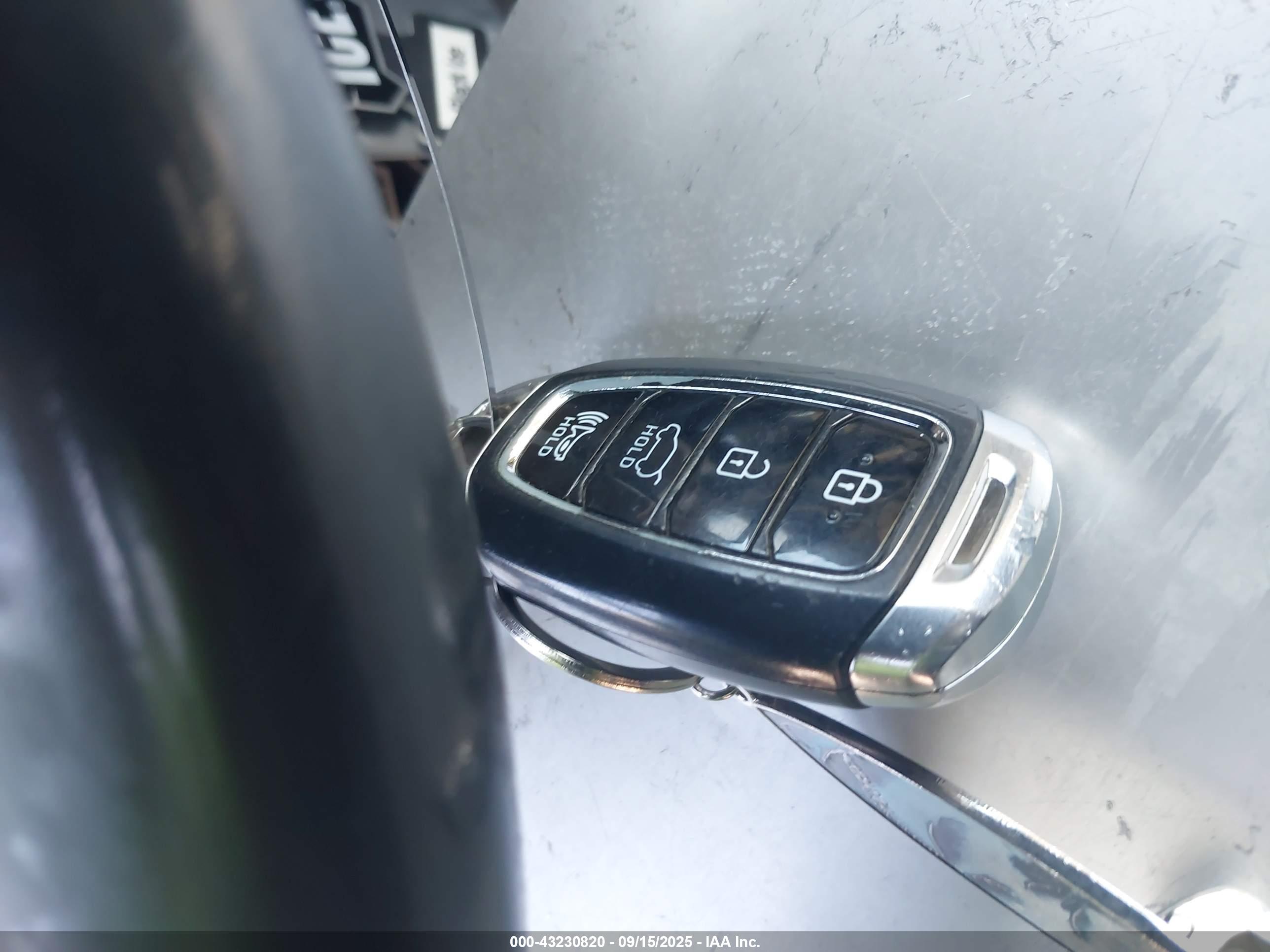 HYUNDAI KONA image 11
