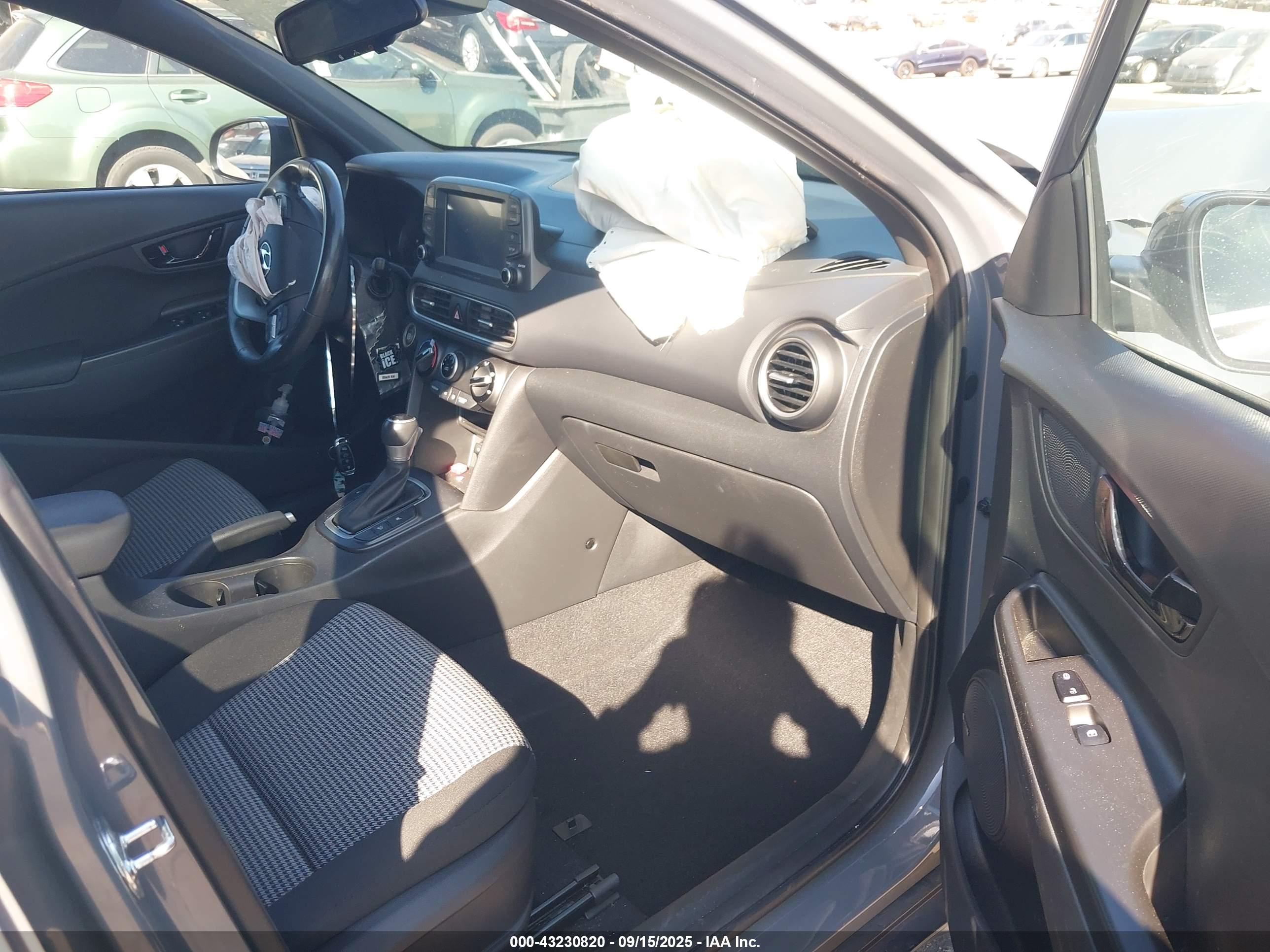 HYUNDAI KONA image 5