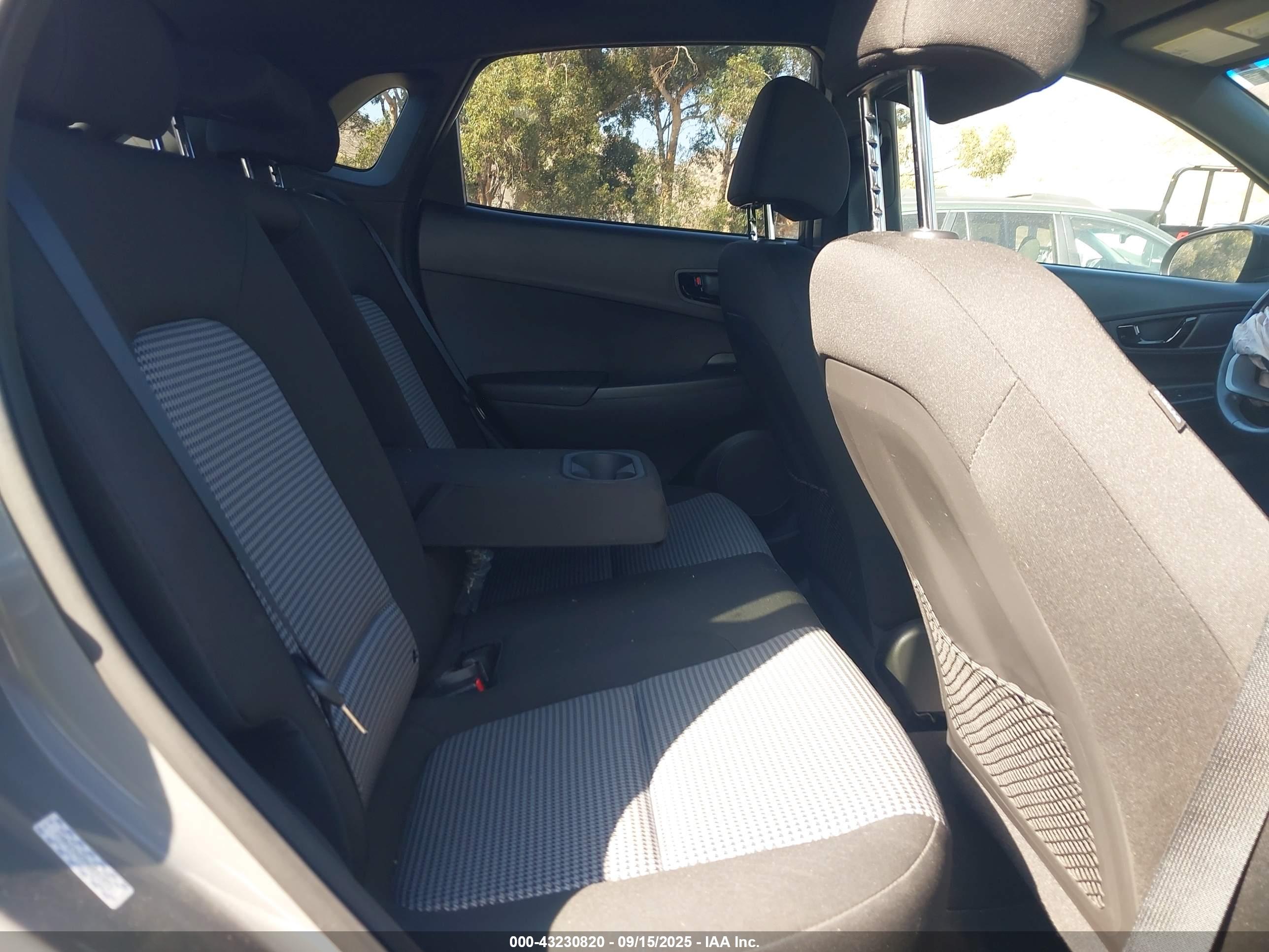 HYUNDAI KONA image 8