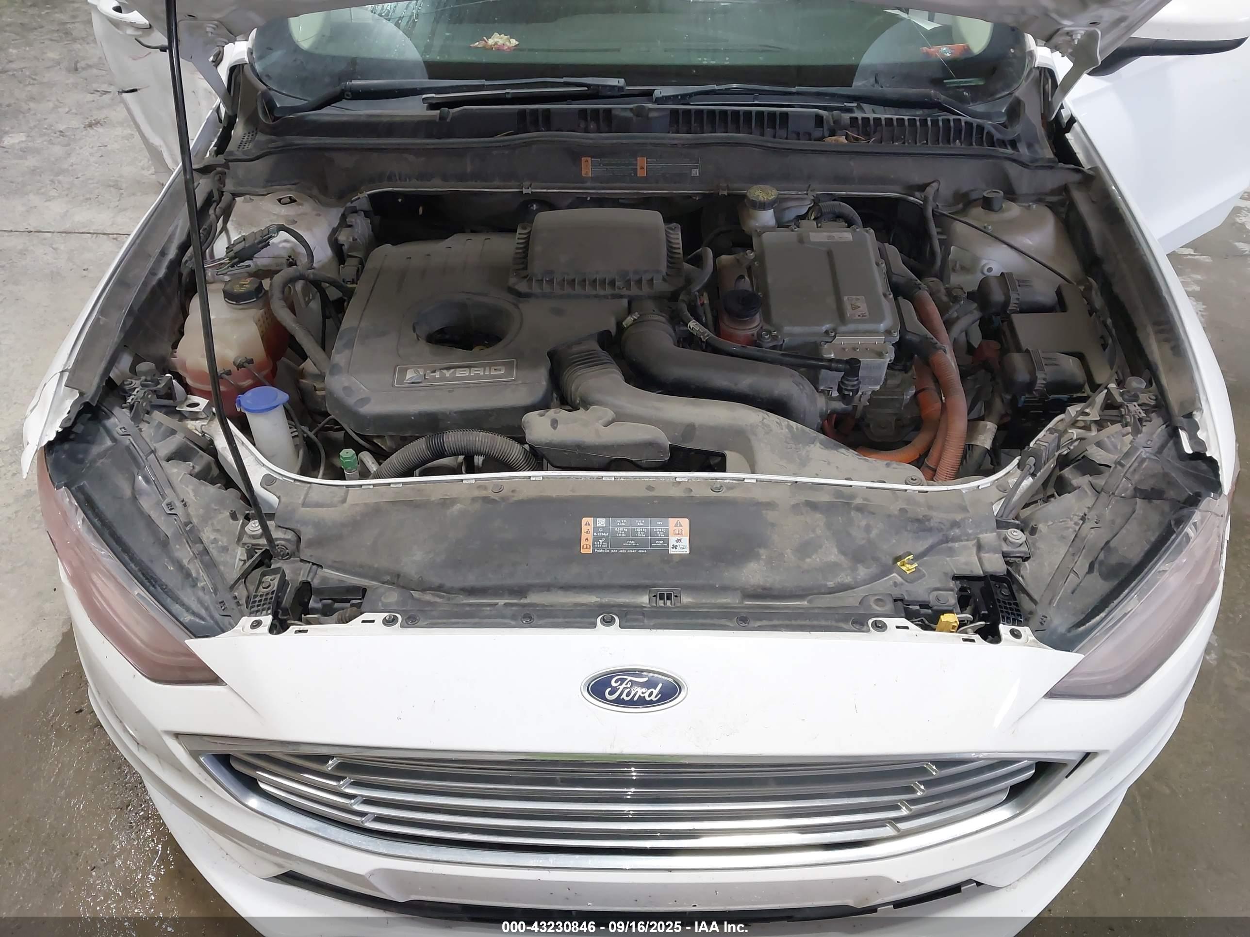 FORD FUSION image 10