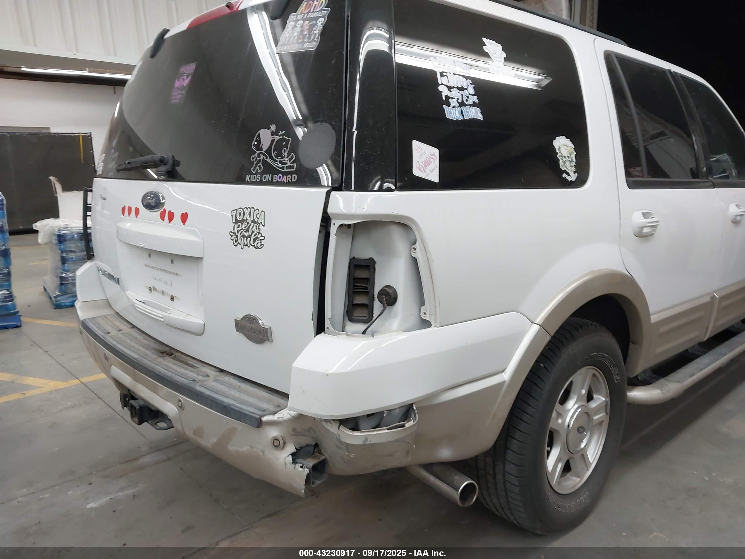 FORD EXPEDITION image 6