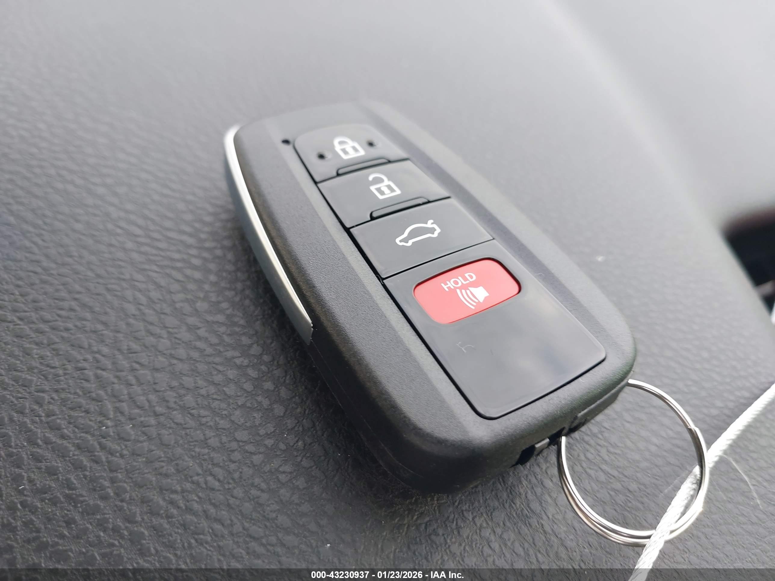 TOYOTA CAMRY image 11