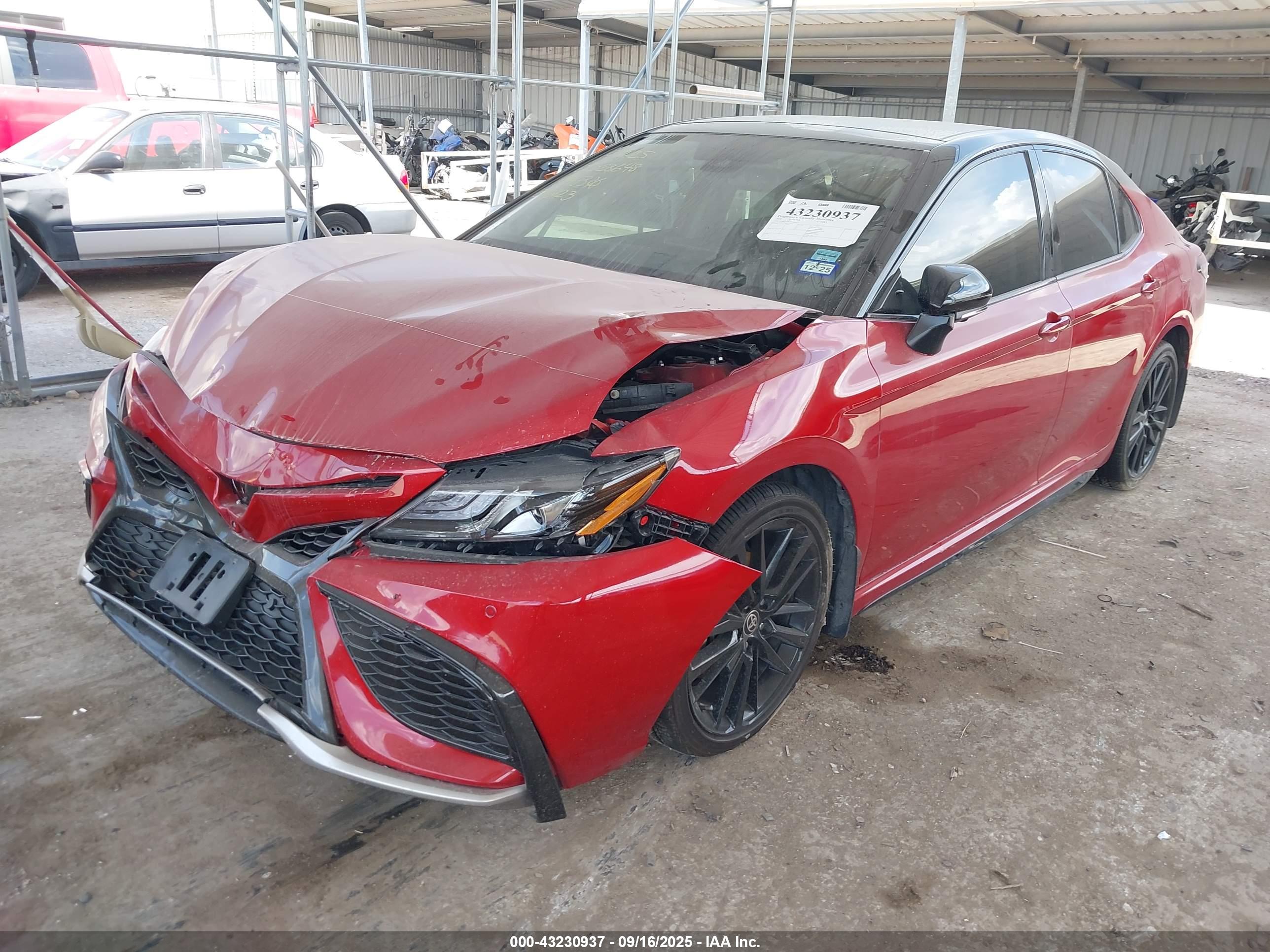 TOYOTA CAMRY image 2