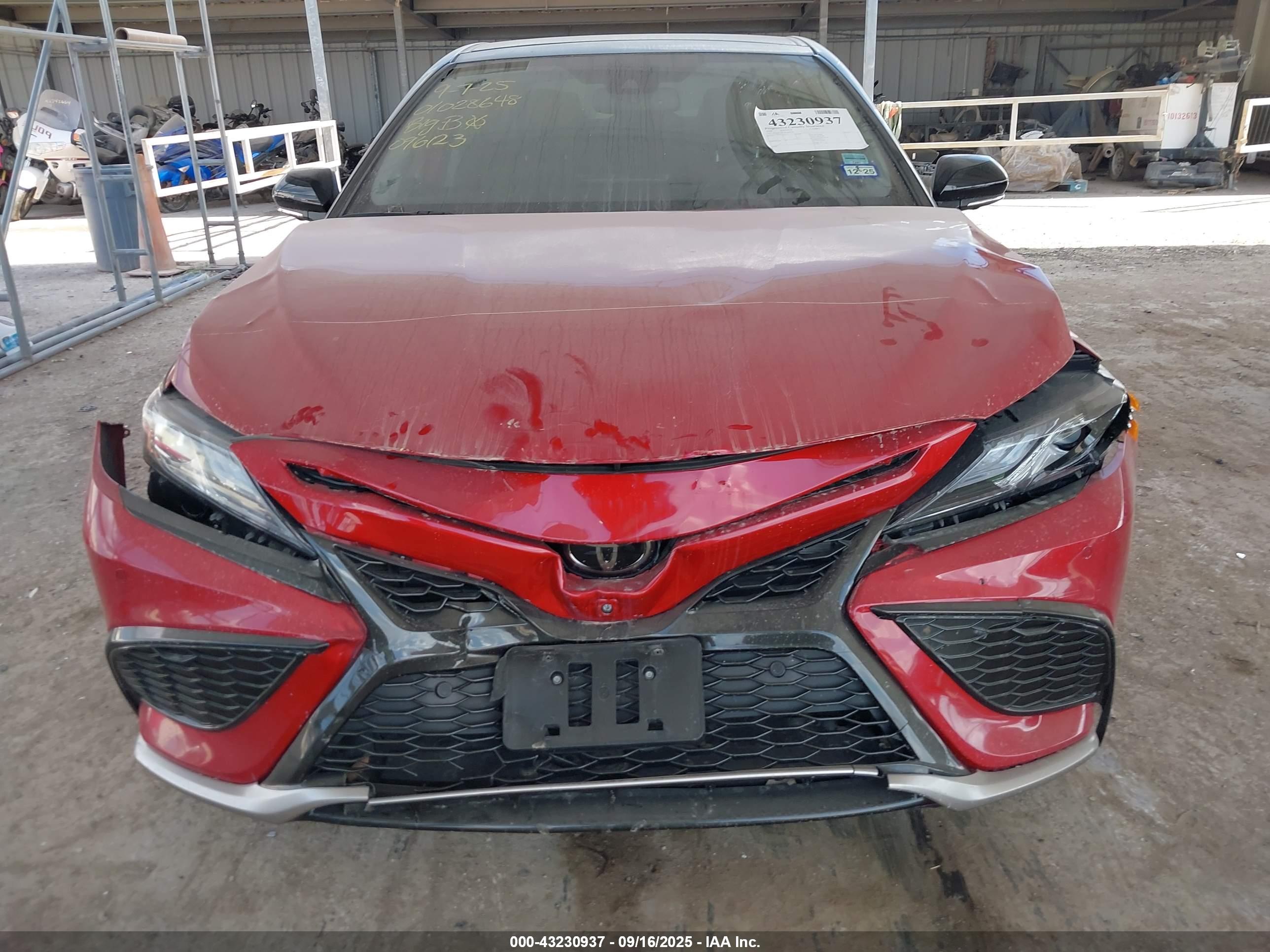 TOYOTA CAMRY image 6