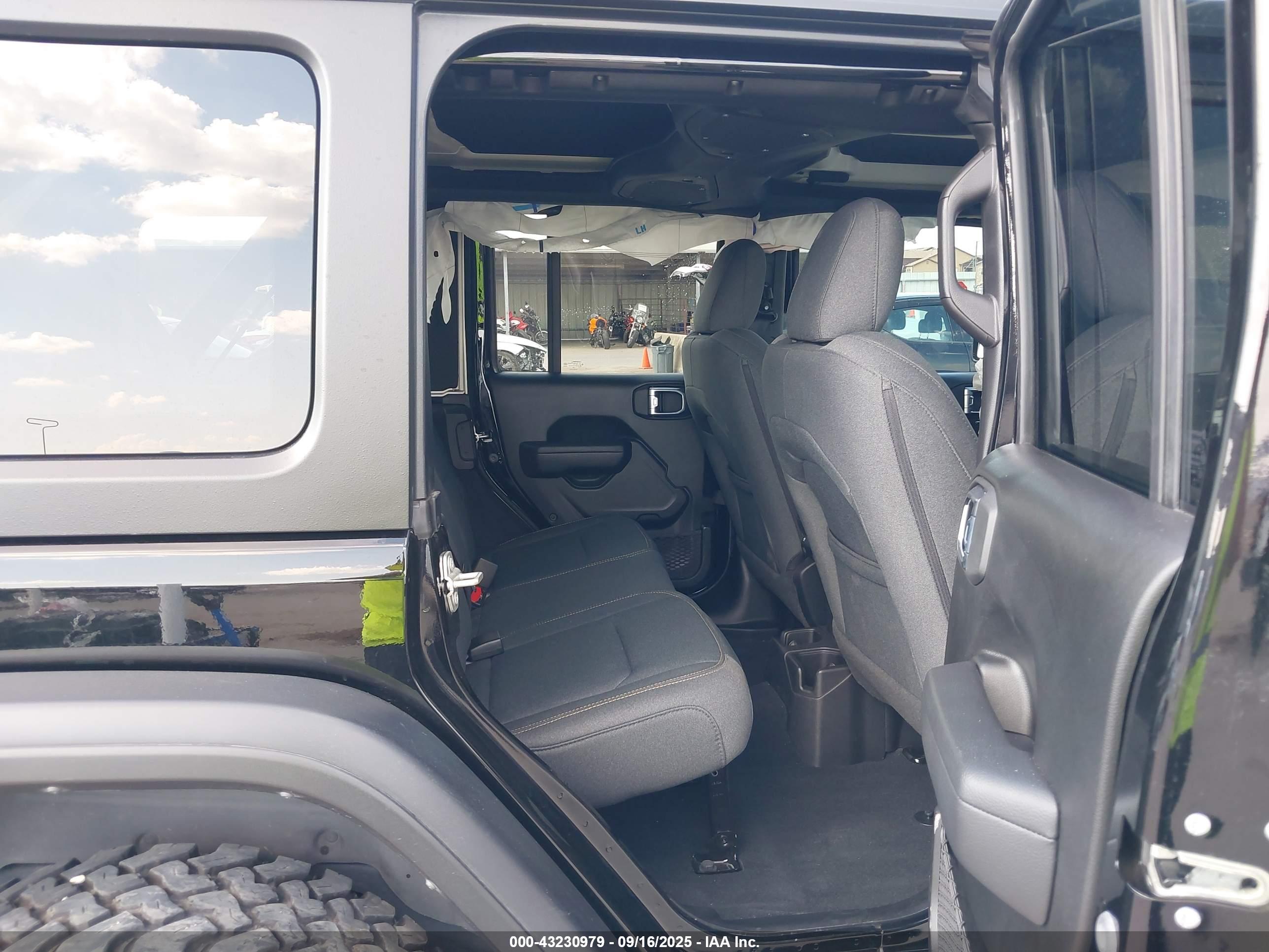 JEEP WRANGLER image 8