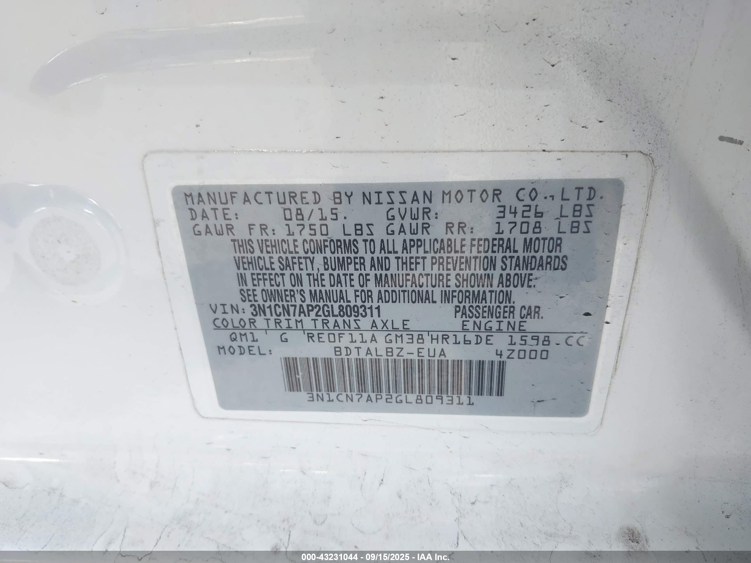 NISSAN VERSA image 9