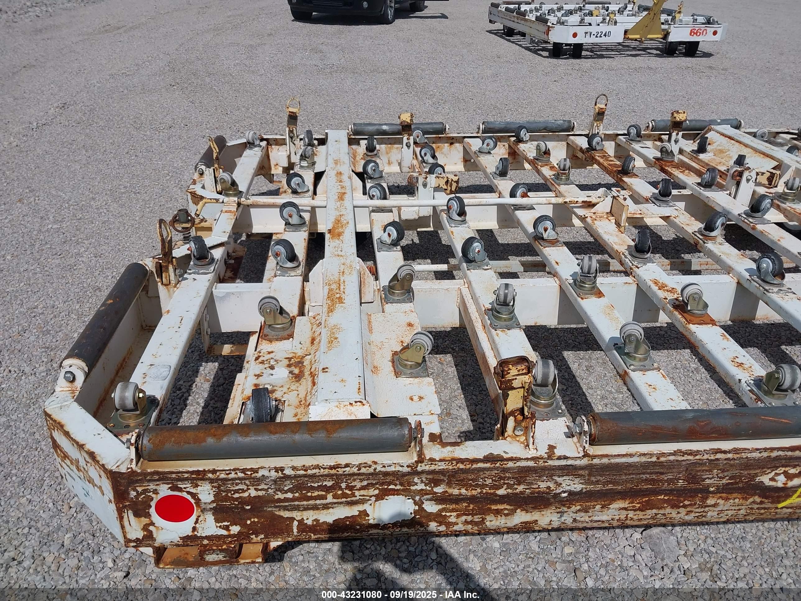 EQUIPMENT GSE image 8