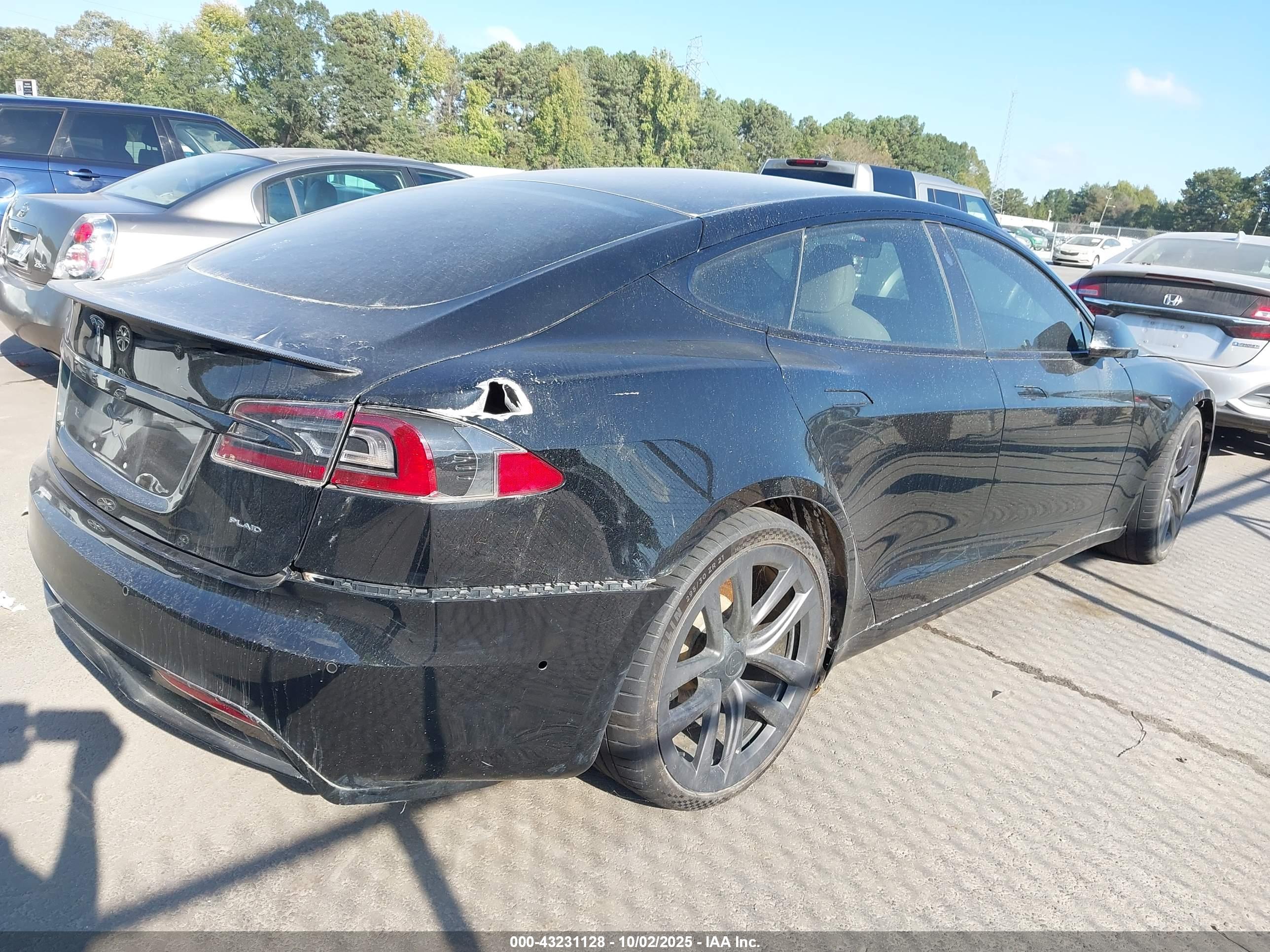 TESLA MODEL image 4
