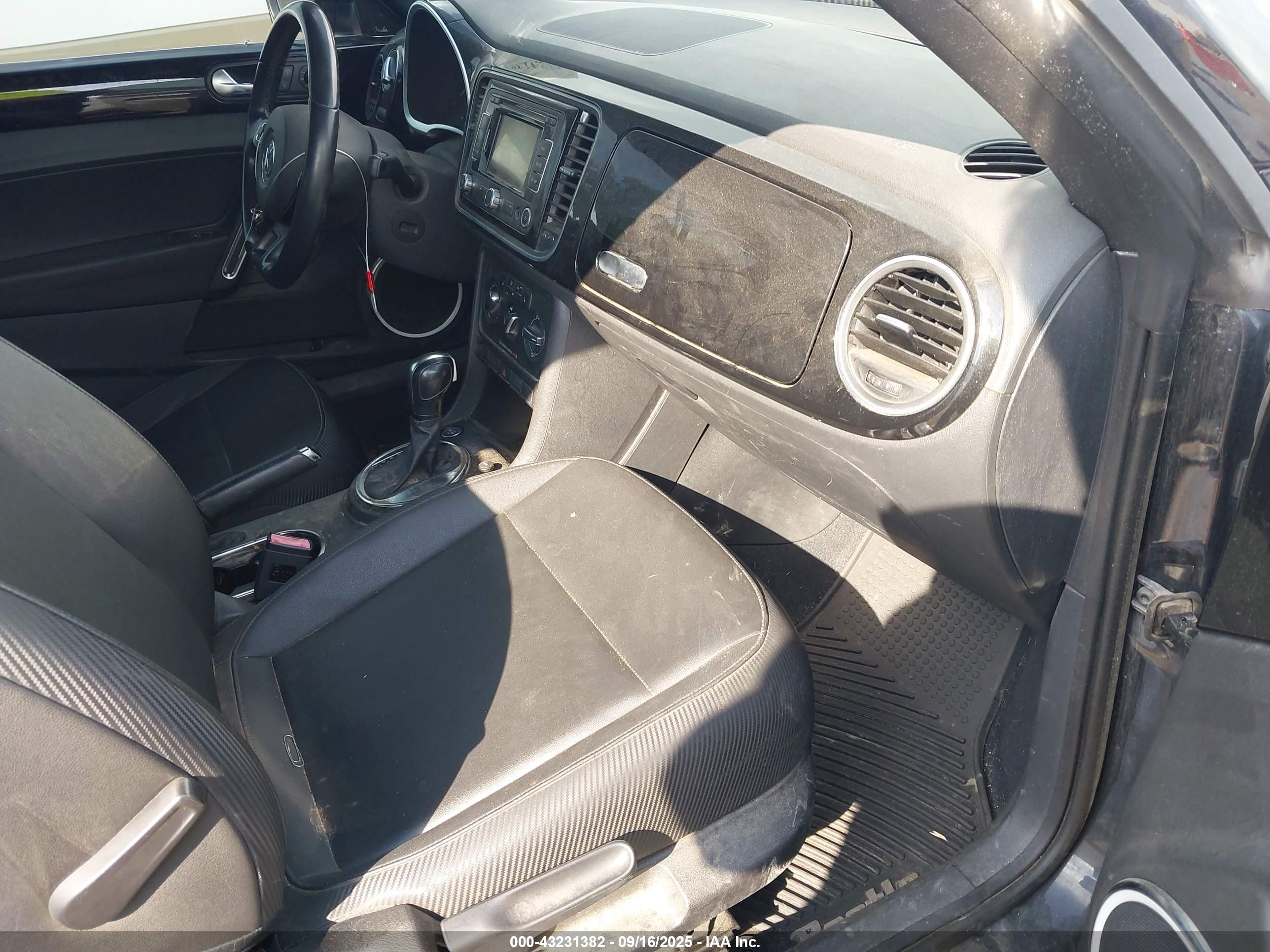 VOLKSWAGEN BEETLE image 5