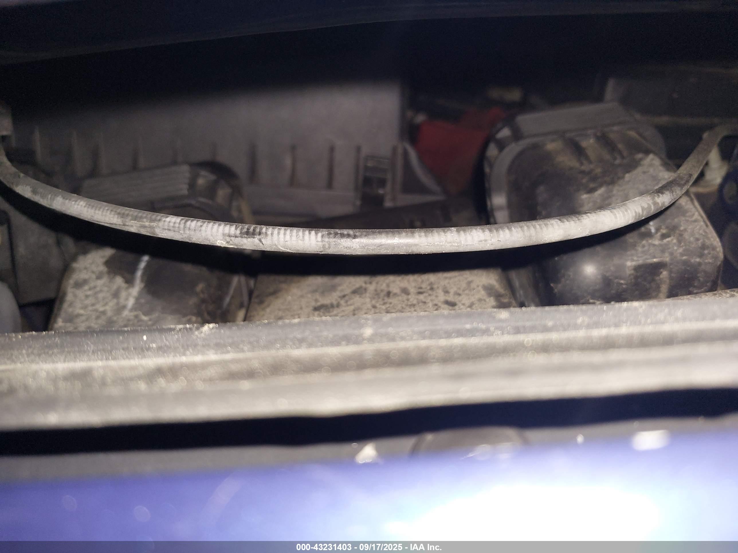 FORD FUSION image 10