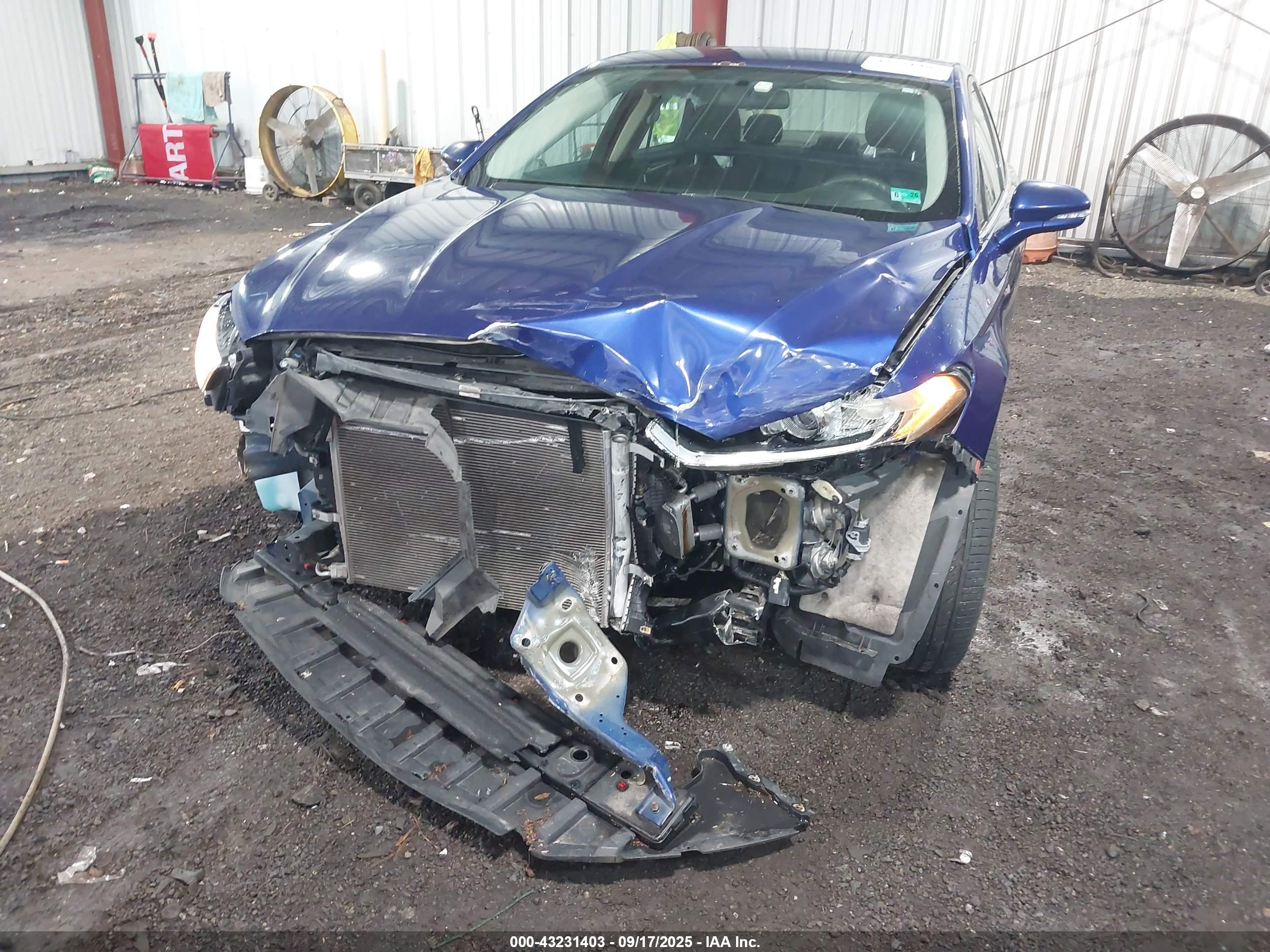 FORD FUSION image 6