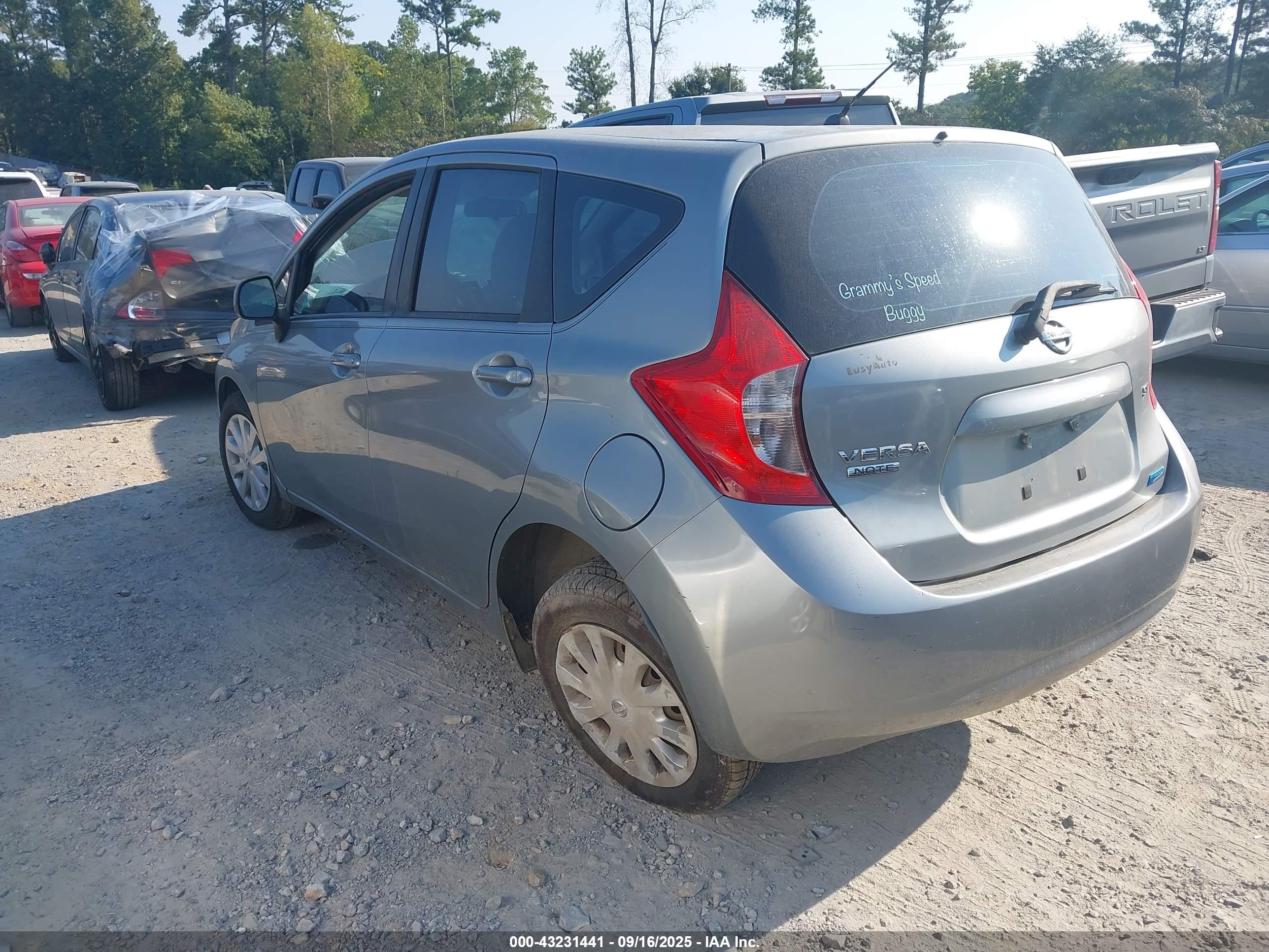 NISSAN VERSA image 3