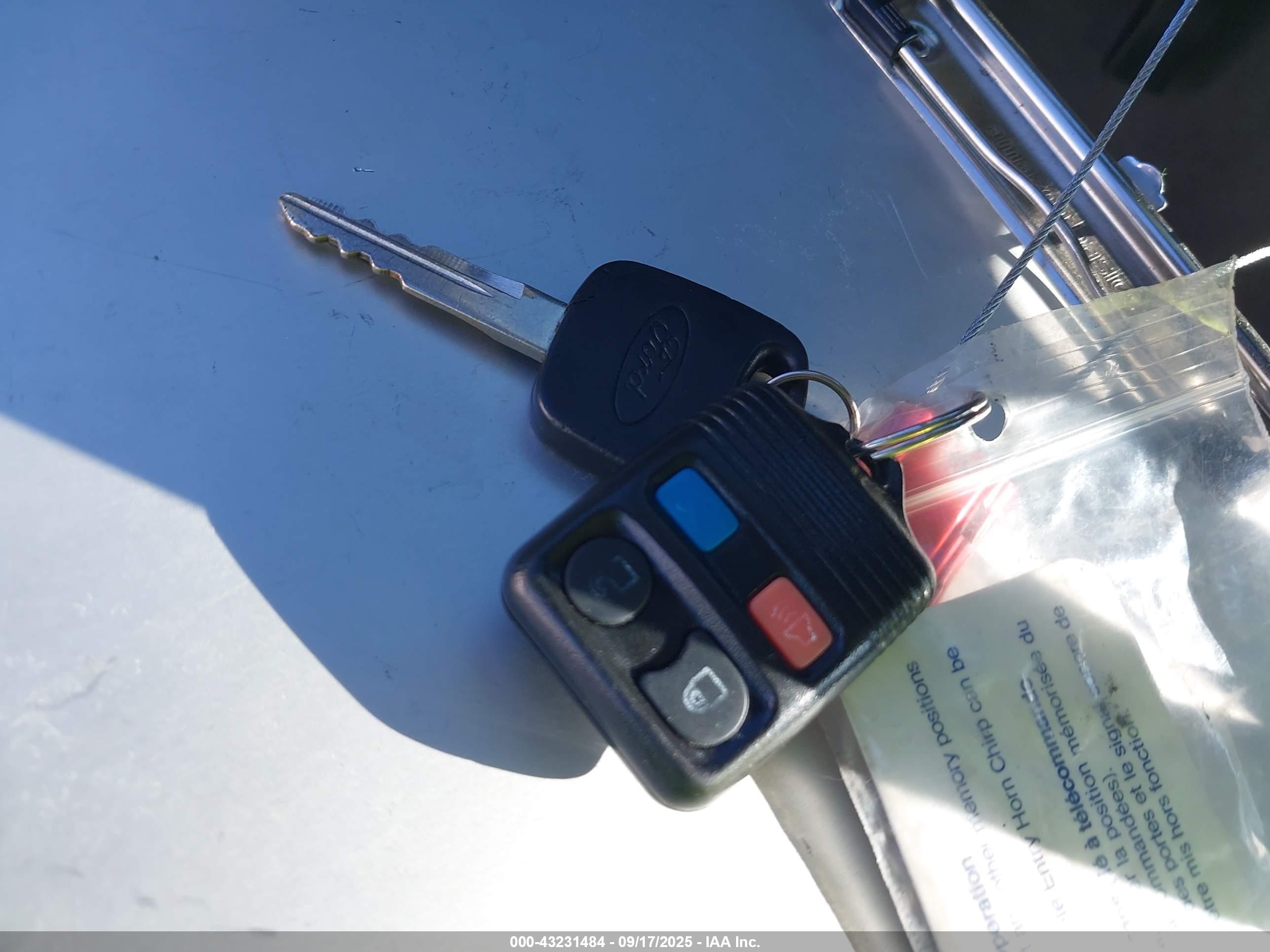 FORD CROWN image 11