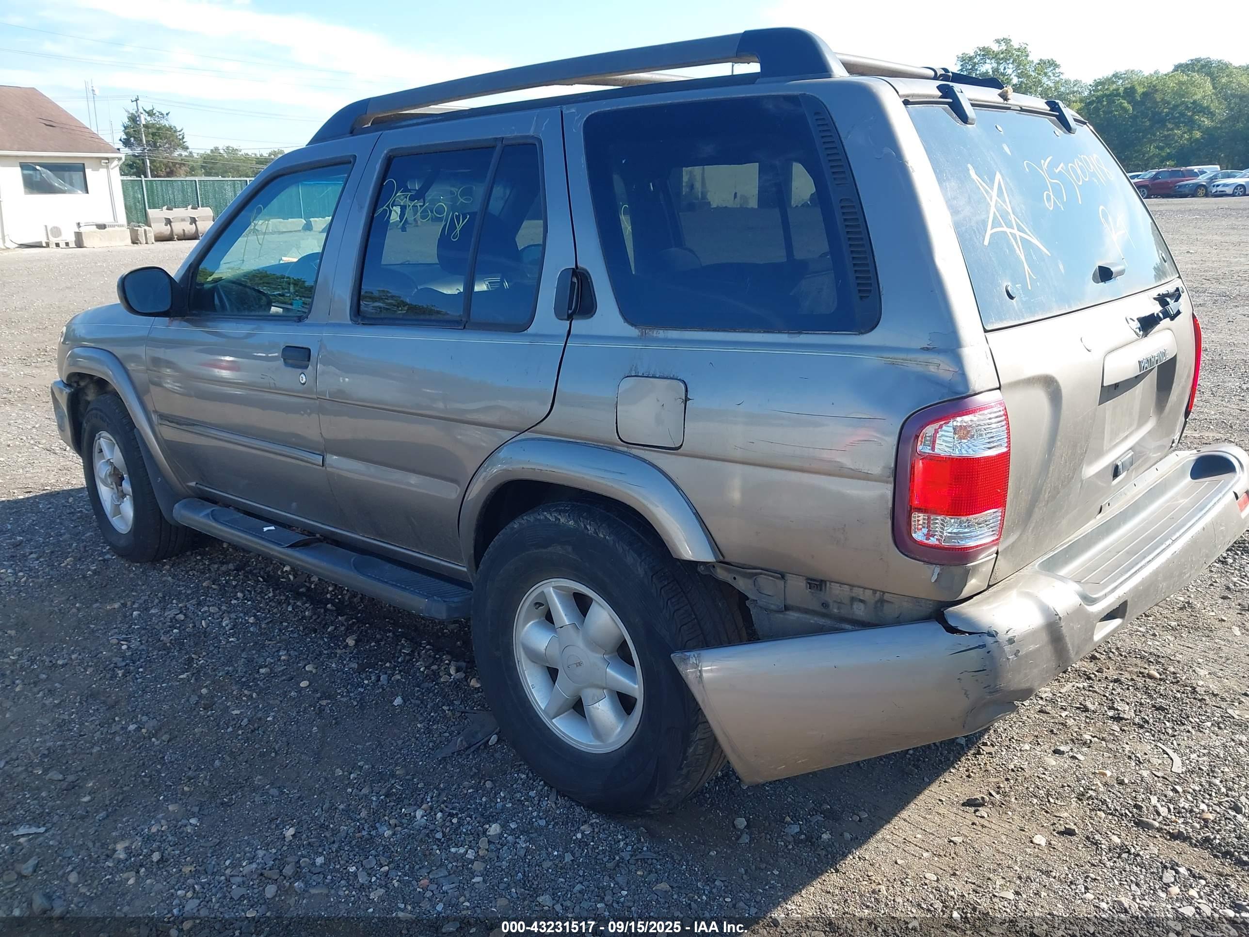 NISSAN PATHFINDER image 3