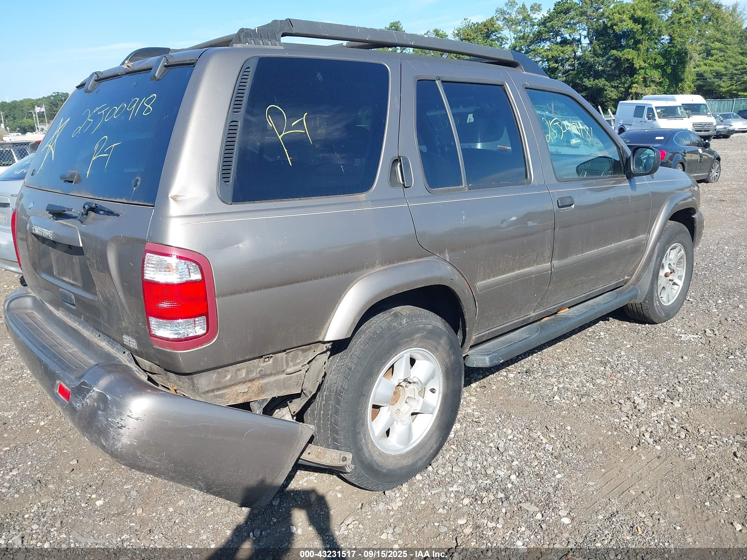 NISSAN PATHFINDER image 4